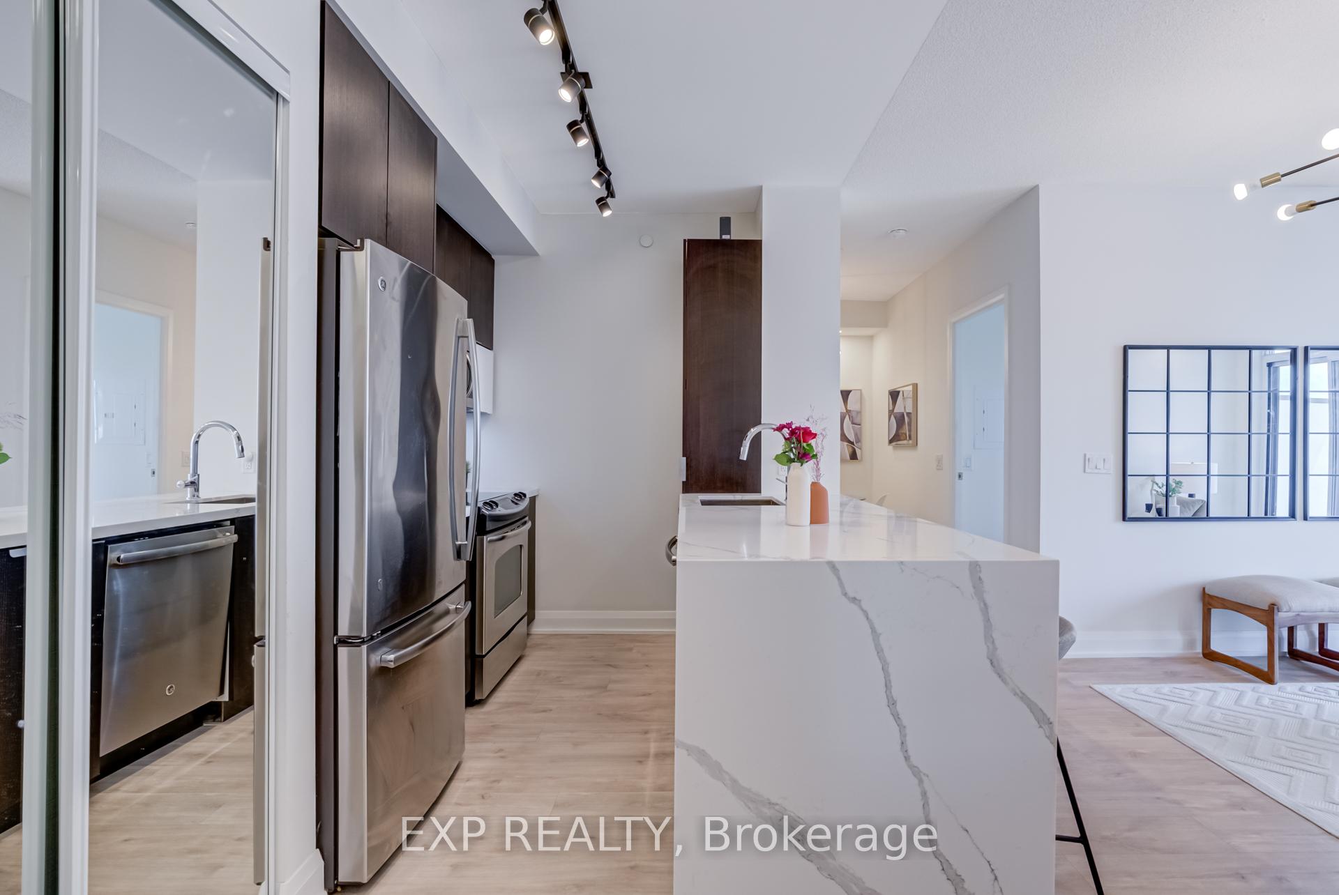 2 Bedrooms Condo at 56 Annie Craig, Toronto For sale