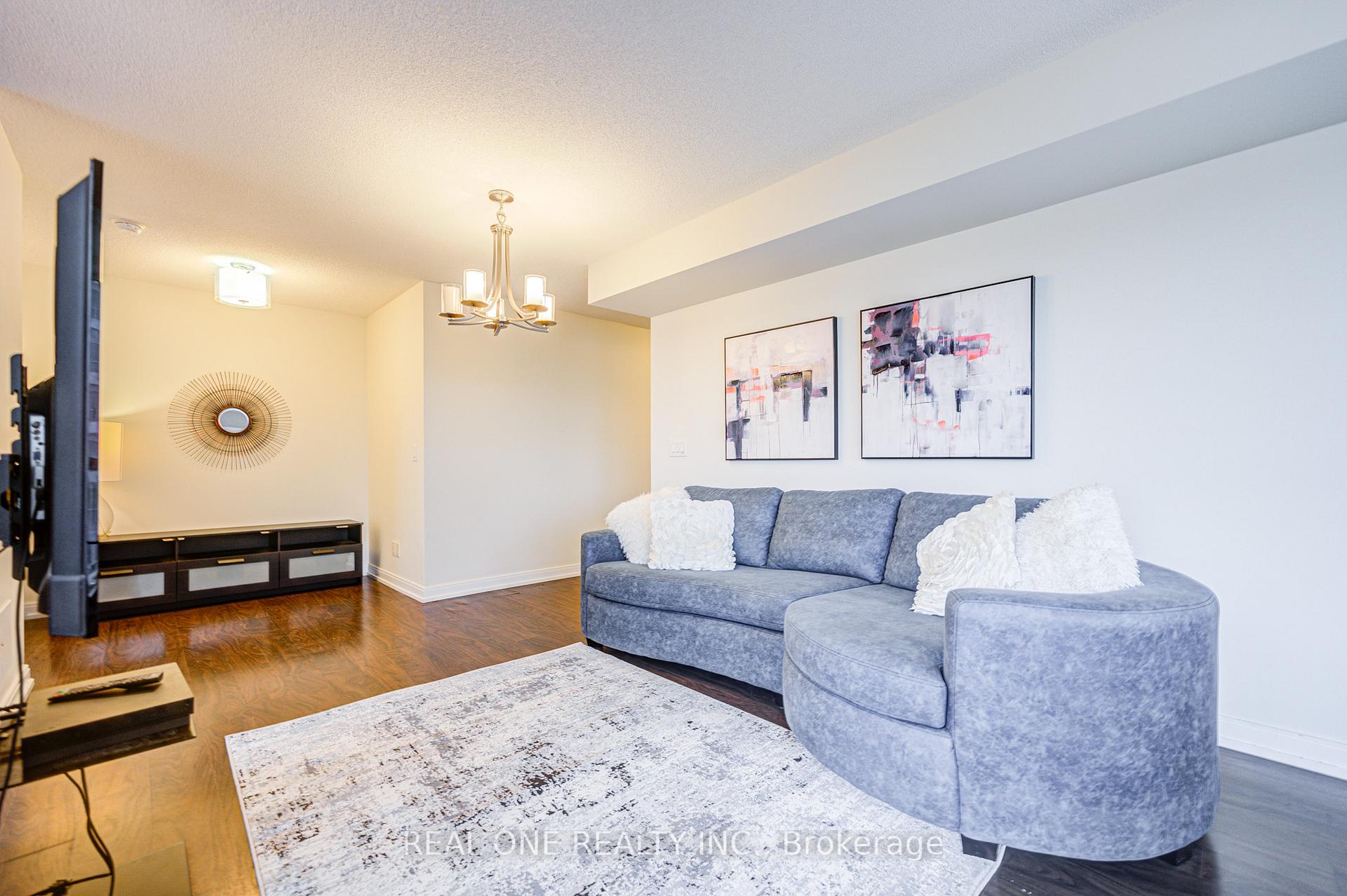 3 Bedrooms Condo at 151 Village Green, Toronto For sale