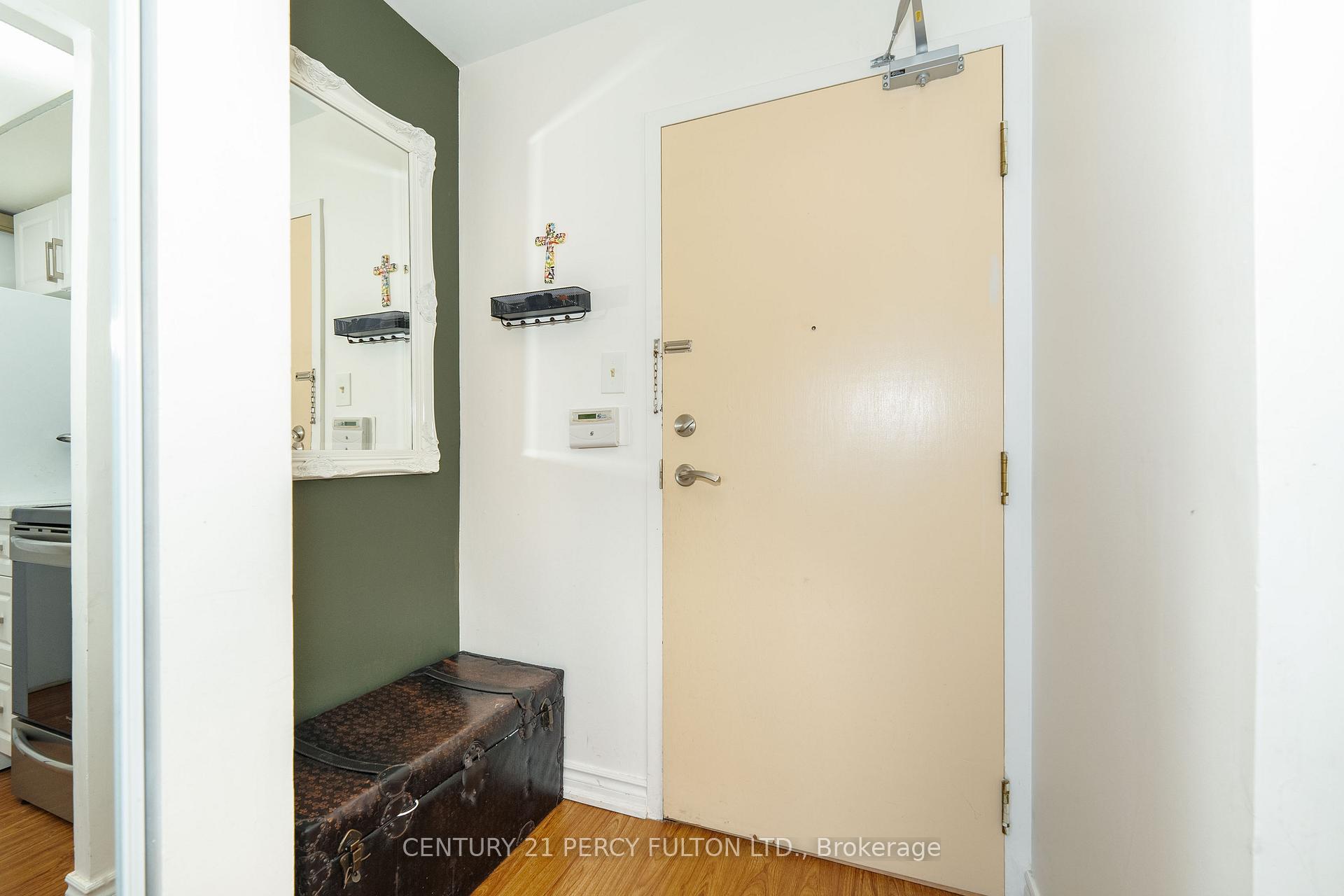2 Bedrooms Condo at 3 Greystone Walk, Toronto For sale