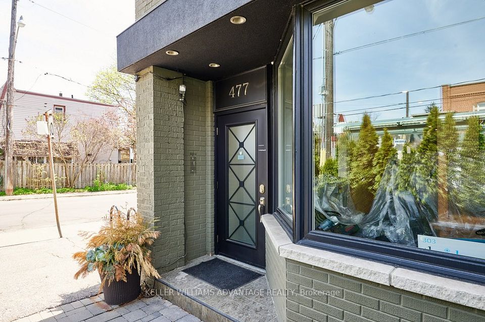 477 Davisville