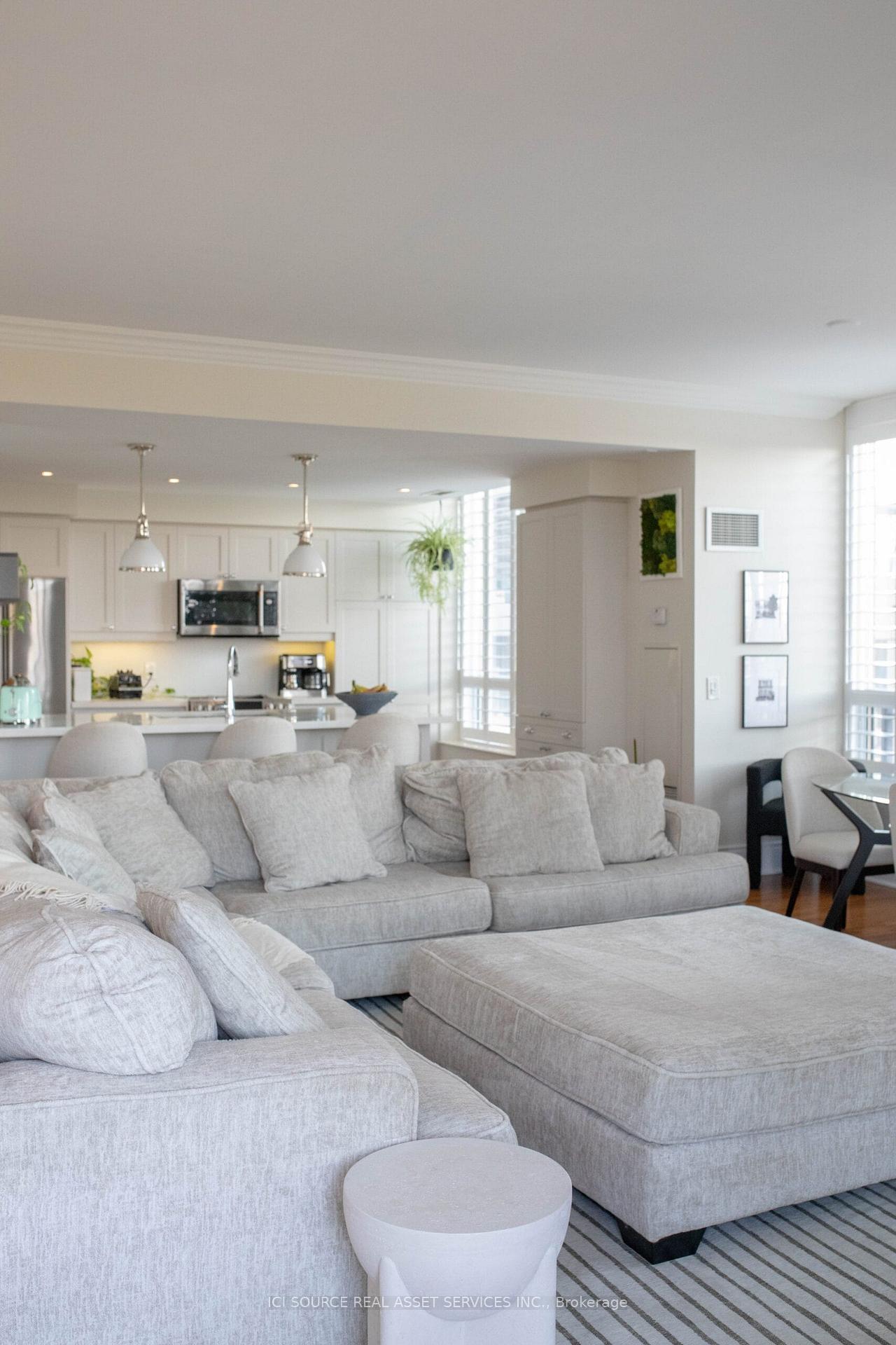 2 Bedrooms Condo at 1101 Leslie, Toronto For sale