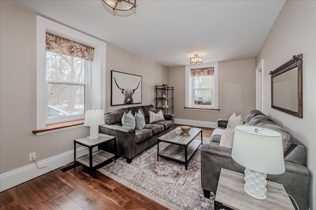 245 Hill Street W