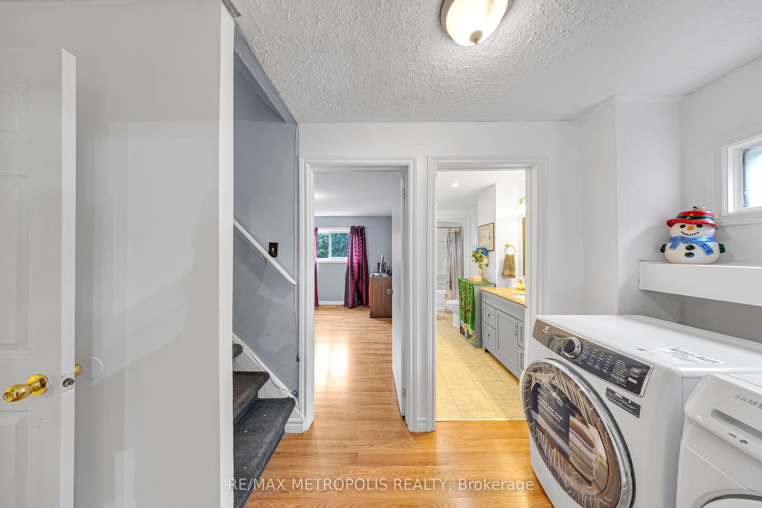 337 Pine Avenue