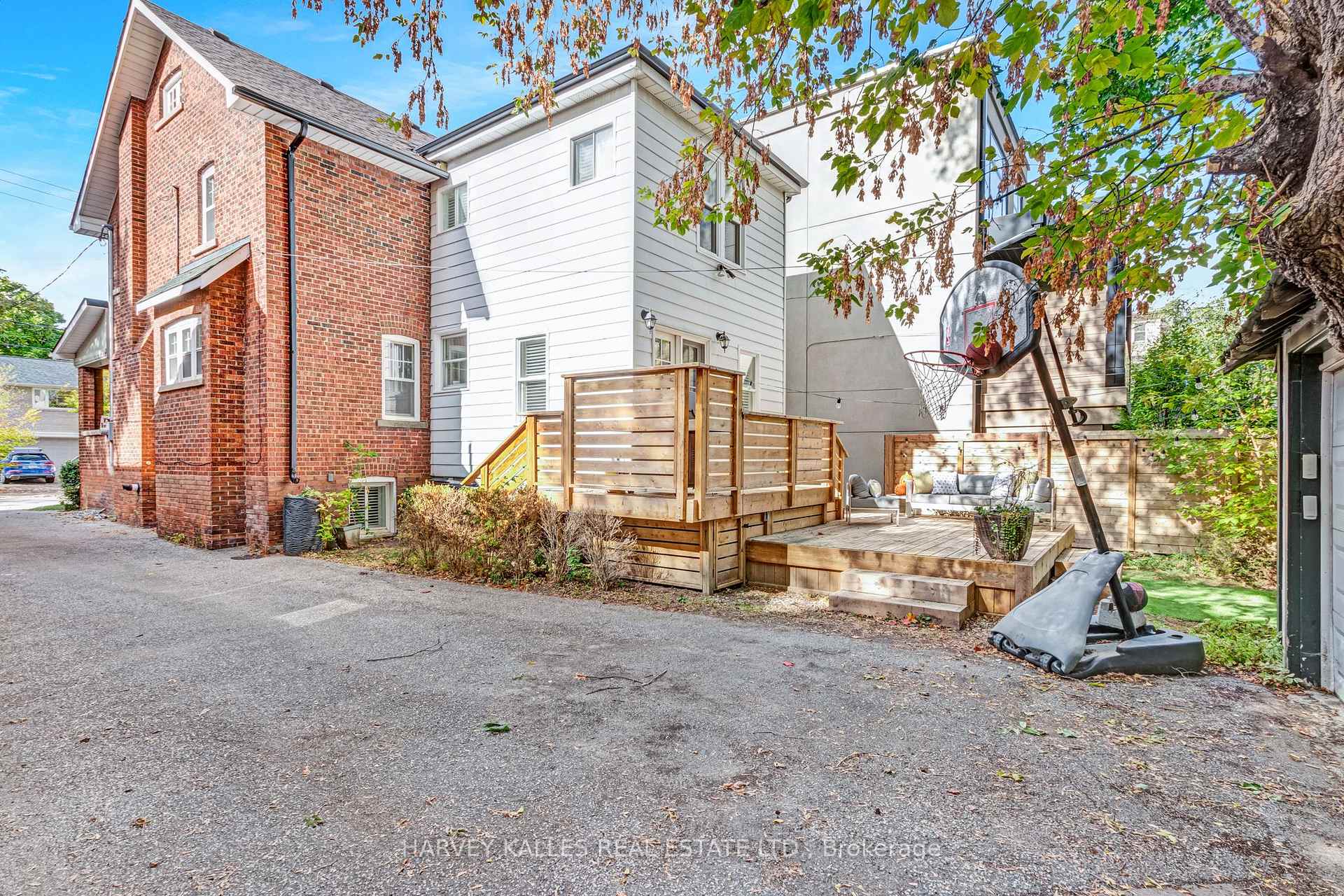 311 Rosewell Avenue