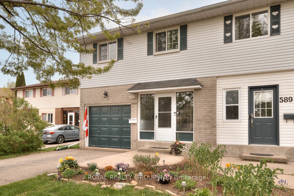 589 Pinerow