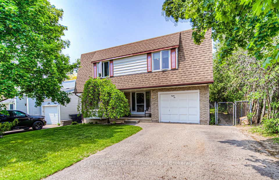82 Roseneath Crescent