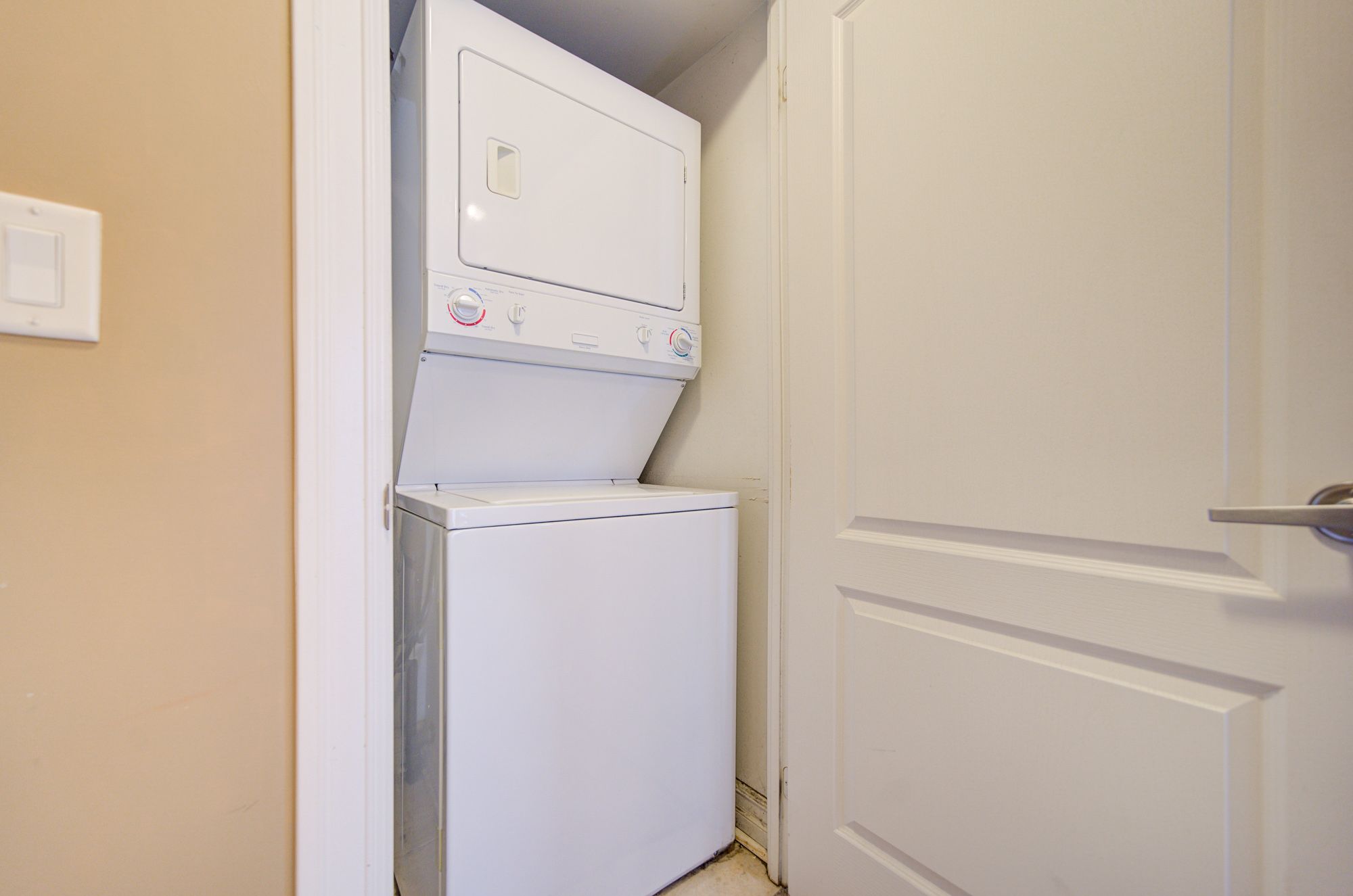32 Kenaston Gardens TH103
