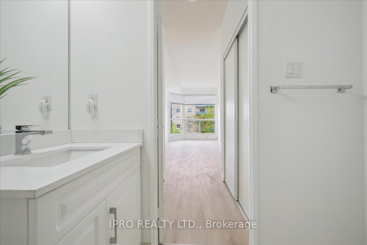 1 Bedroom Condo at 2511 Lakeshore, Oakville For sale