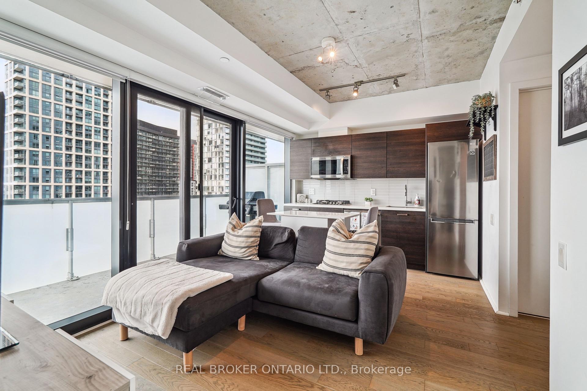 1 Bedroom Condo at 11 Charlotte,  Toronto For sale
