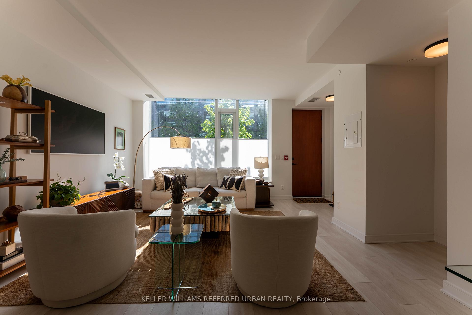 4 Bedrooms Condo at 180 Mill, Toronto For sale