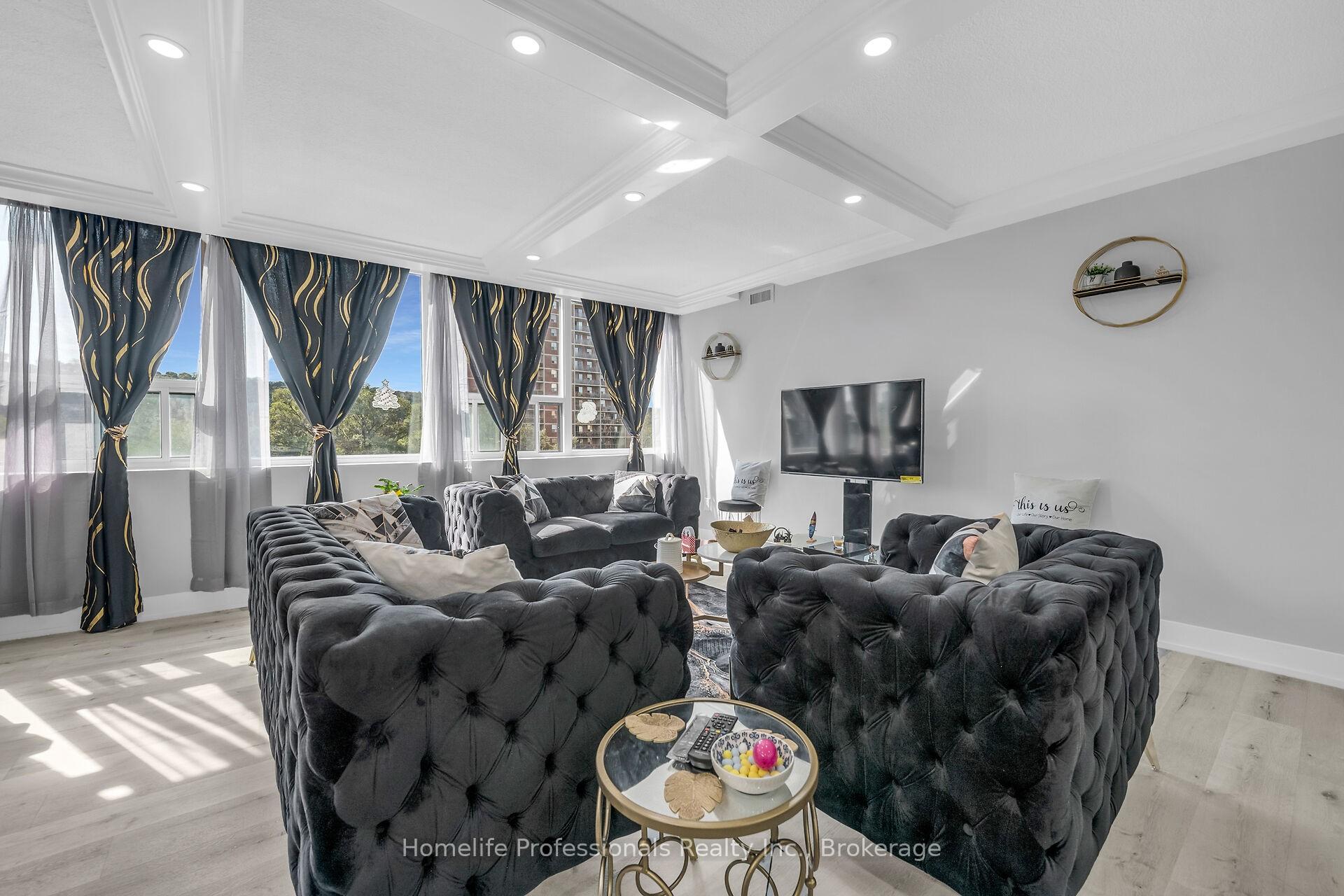 2 Bedrooms Condo at 120 Duke,  Hamilton For sale