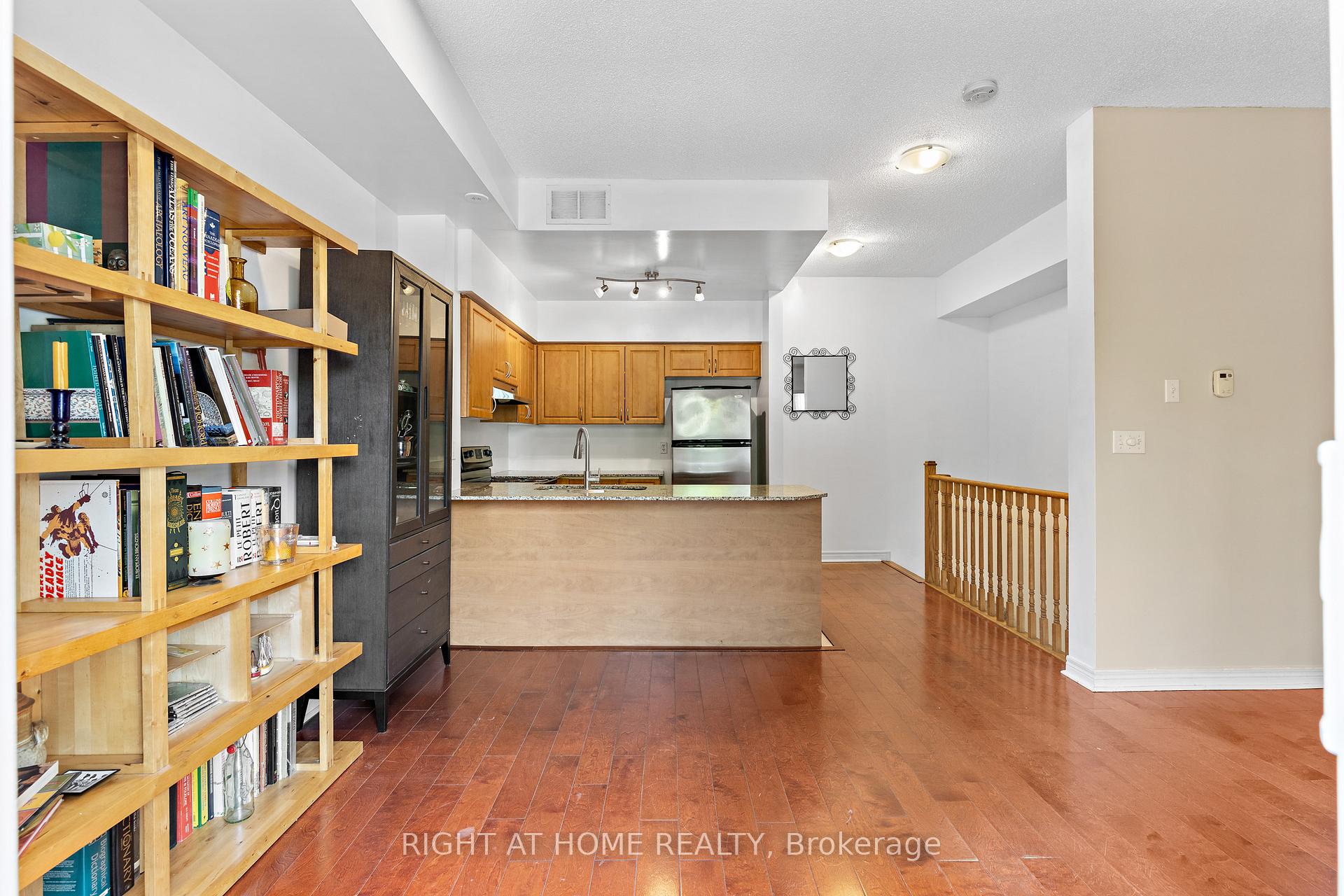 3 Bedrooms Condo at 205 Wellesley, Toronto For sale