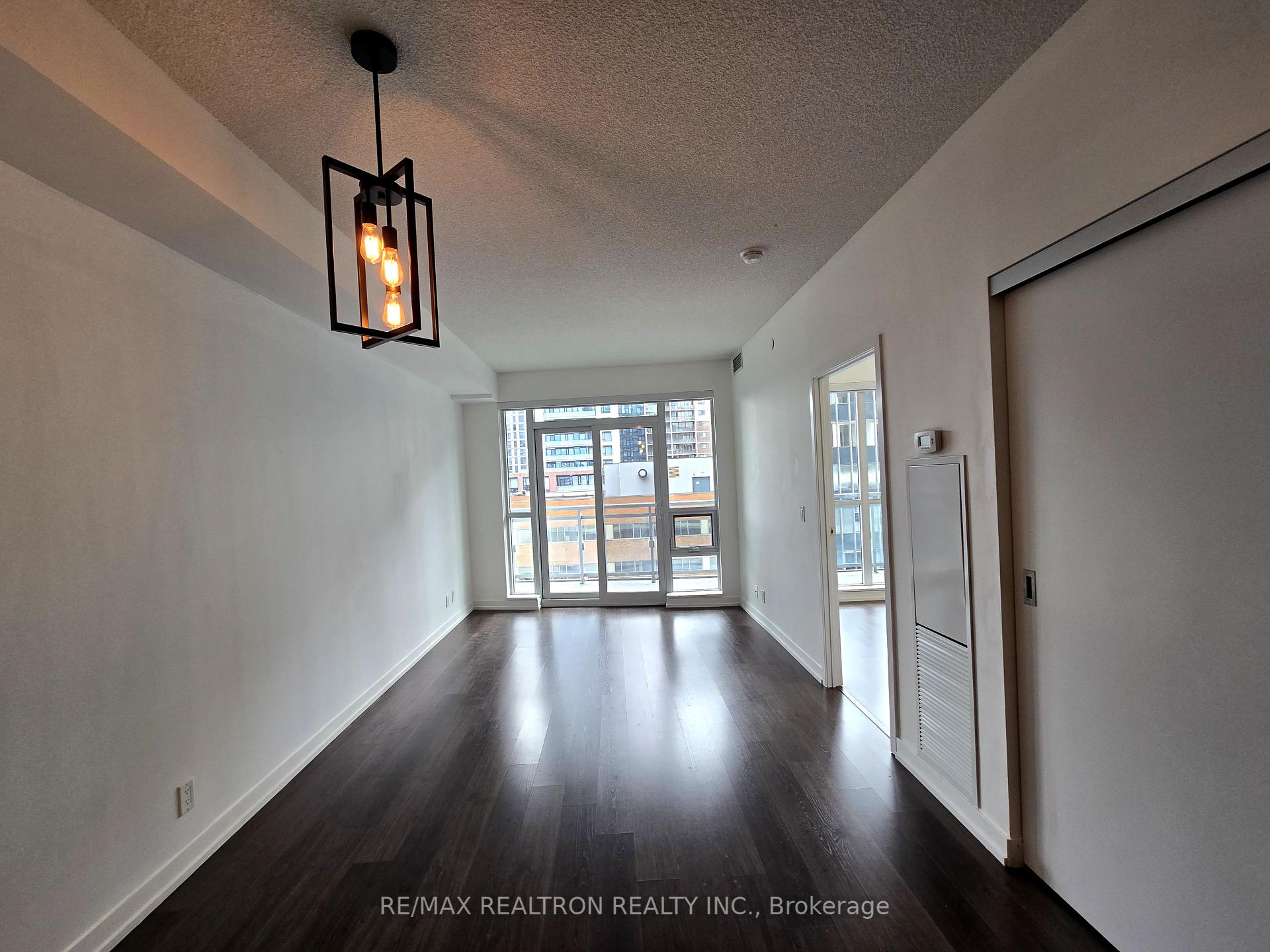2 Bedrooms Condo at 89 Dunfield,  Toronto For sale