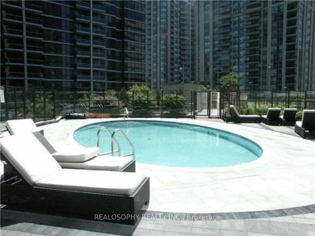 1 Bedroom Condo at 2 Anndale,  Toronto For sale