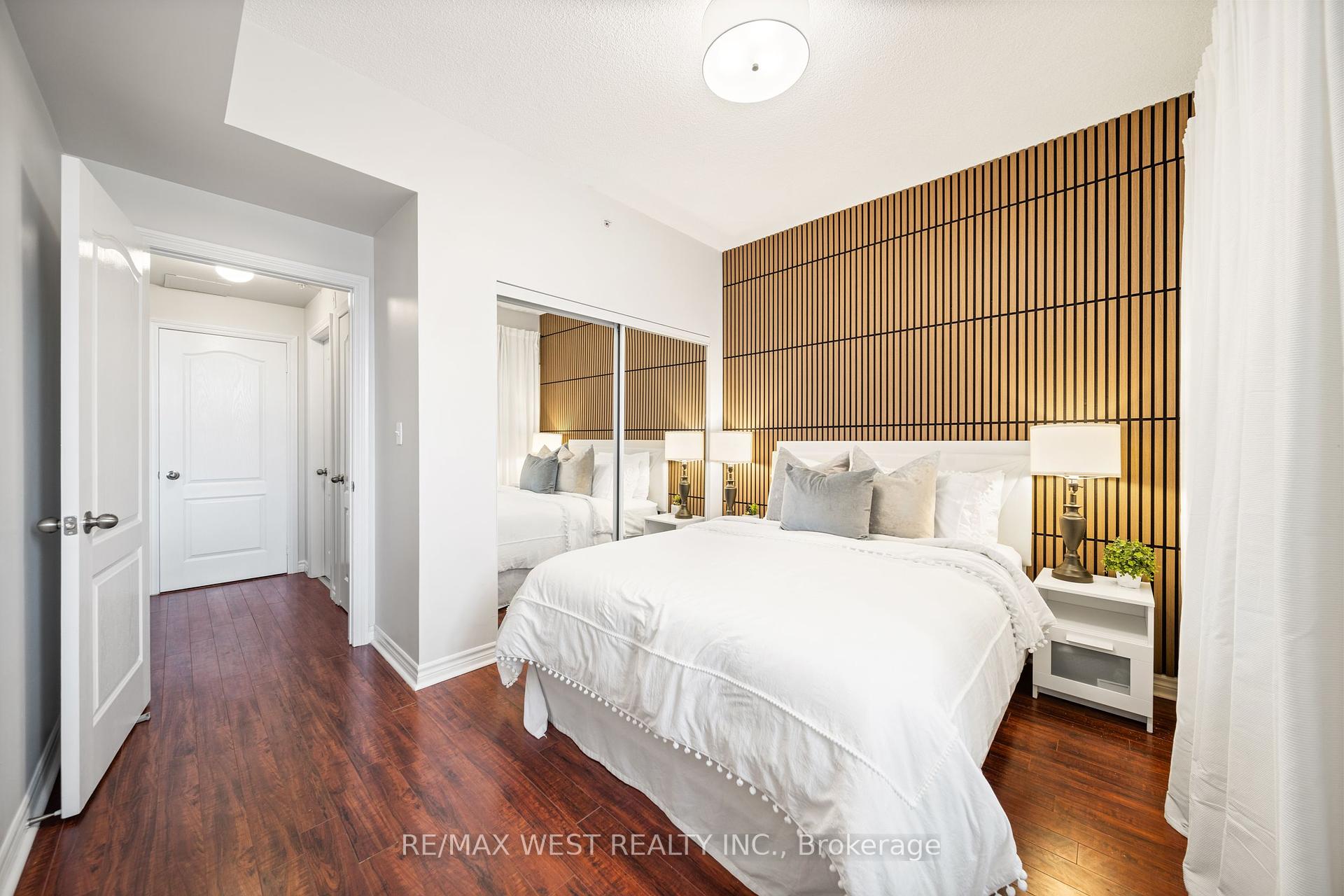 1 Bedroom Condo at 3531 Lake Shore, Toronto For sale