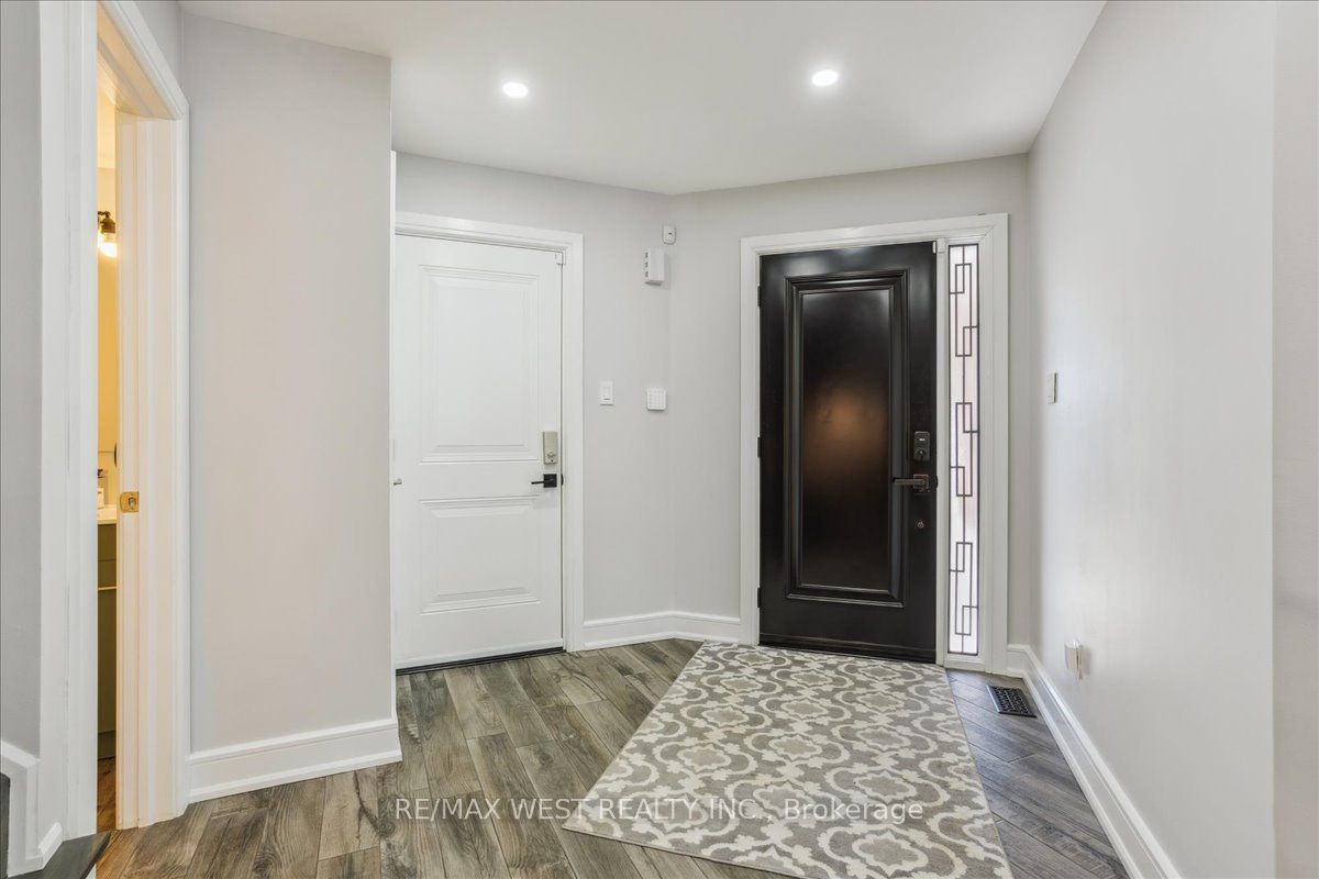 2 Waterbury Street, Caledon, ON L7E 1X2