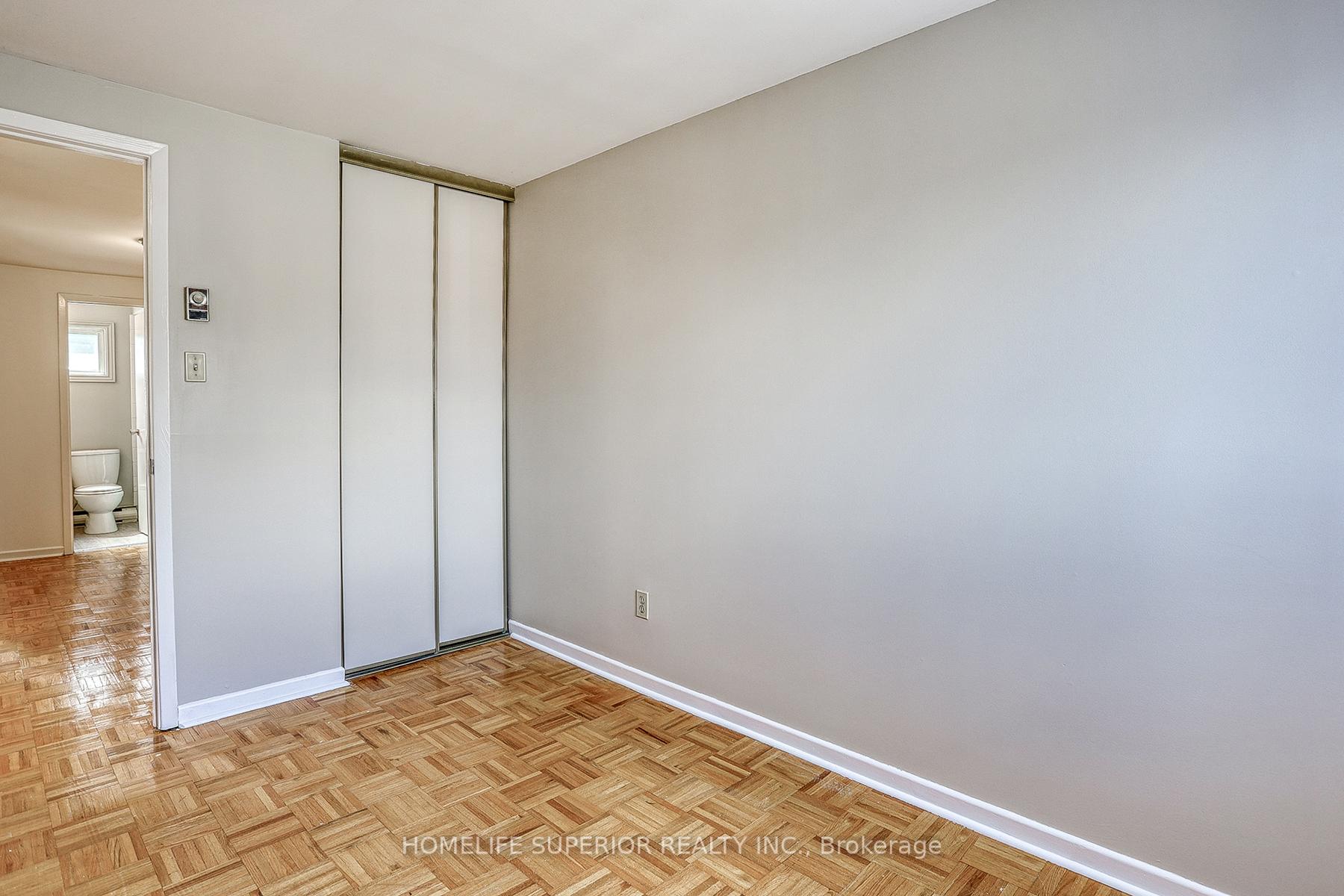 3 Bedrooms Condo at 121 Centennial, Toronto For sale