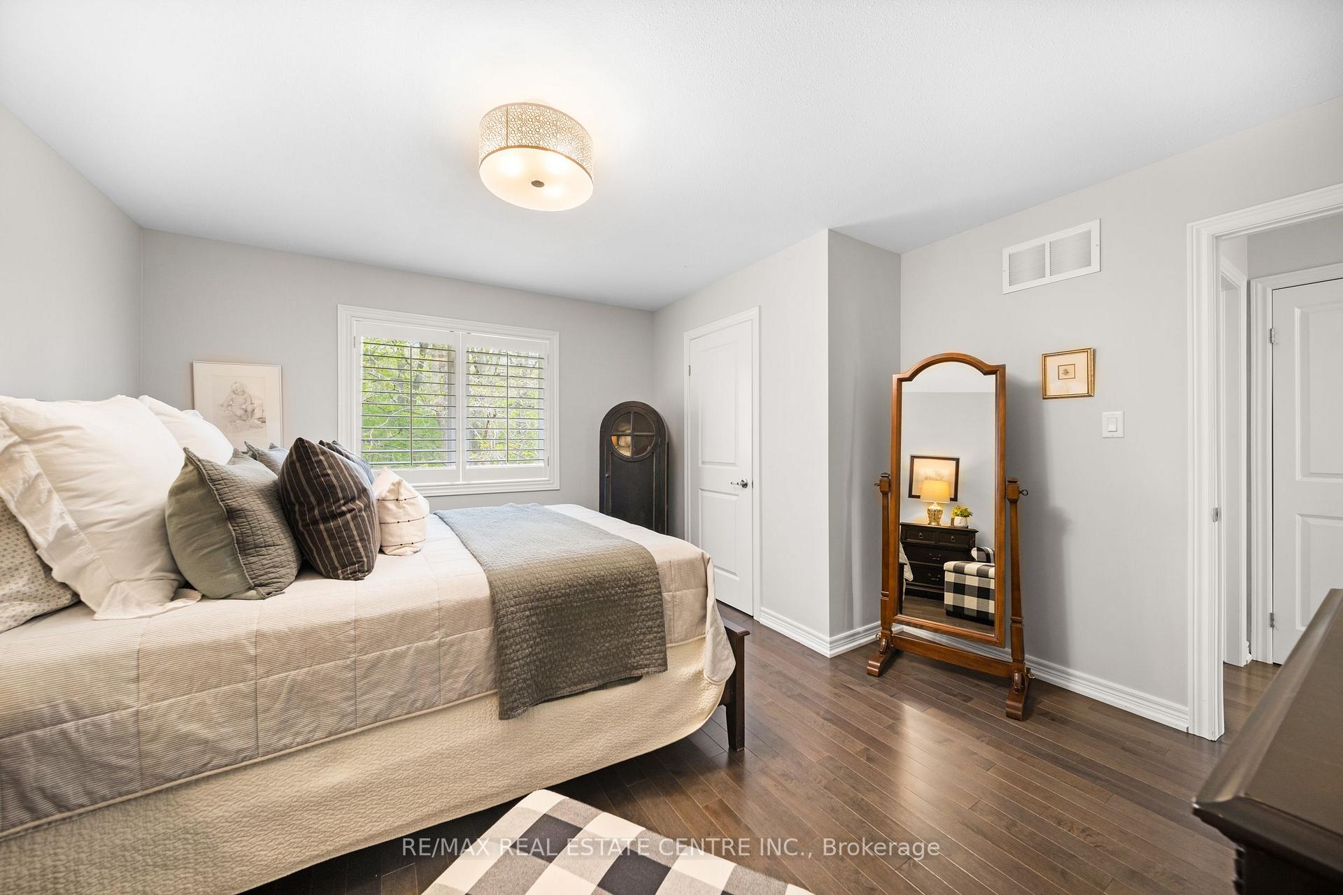3 Bedrooms Condo at 441 Stonehenge, Hamilton For sale