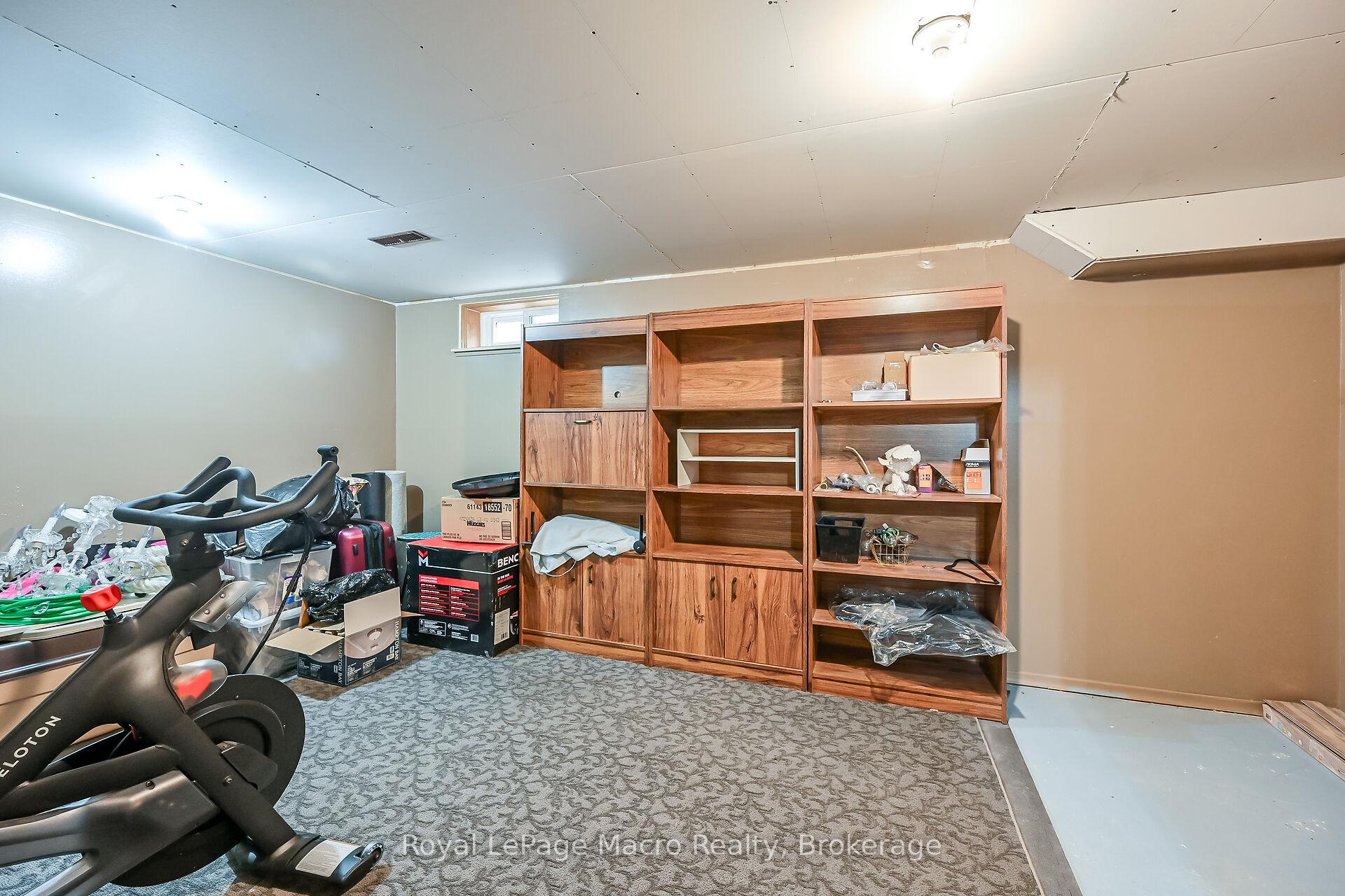 3 Bedrooms Condo at 10 Angus, Hamilton For sale