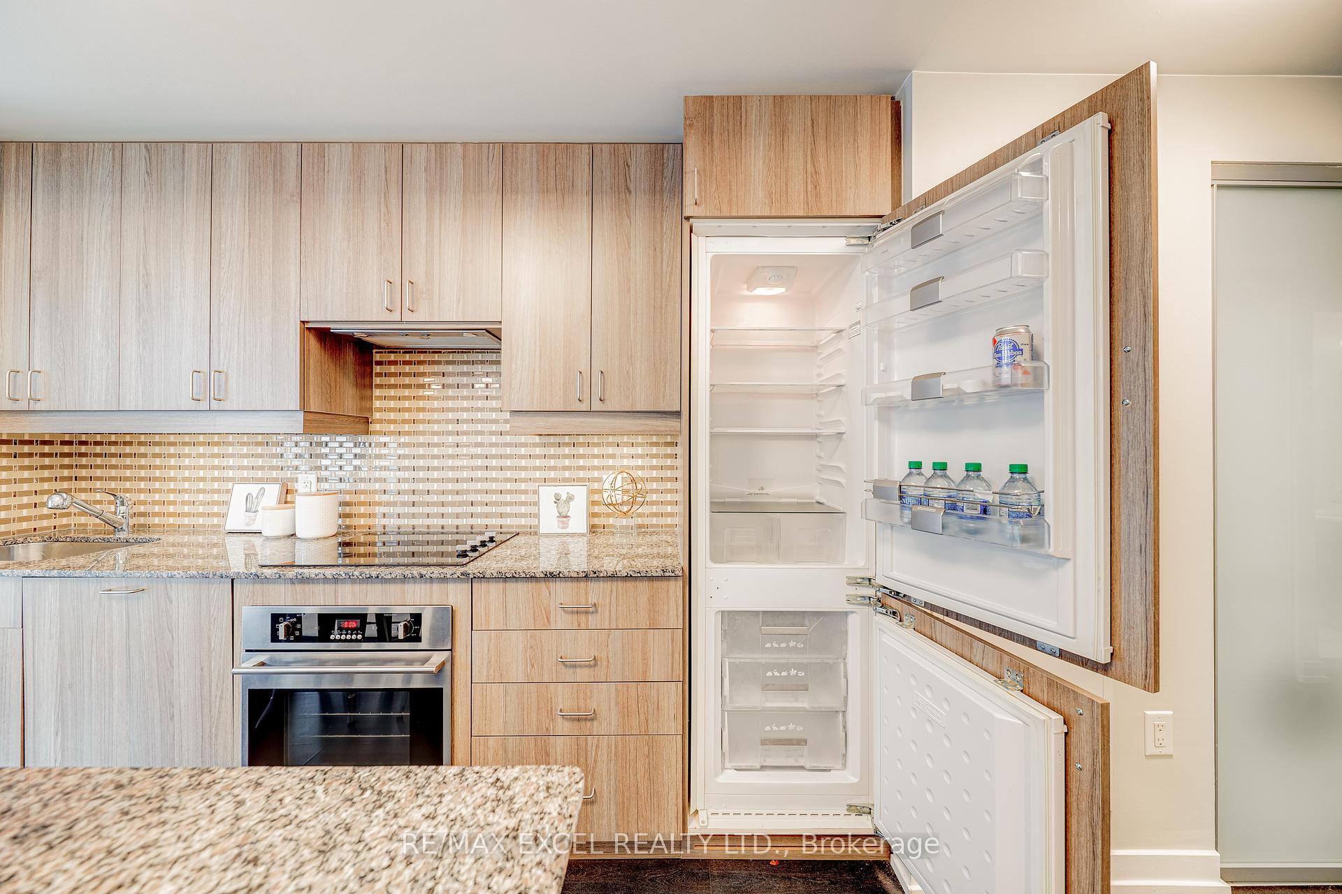 1 Bedroom Condo at 426 University,  Toronto For sale