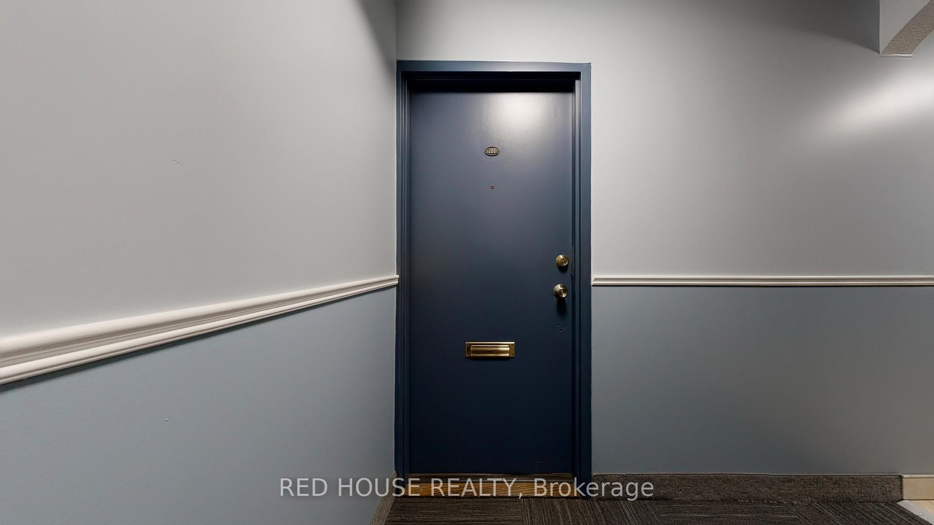 2 Bedrooms Condo at 5 Frith, Toronto For sale