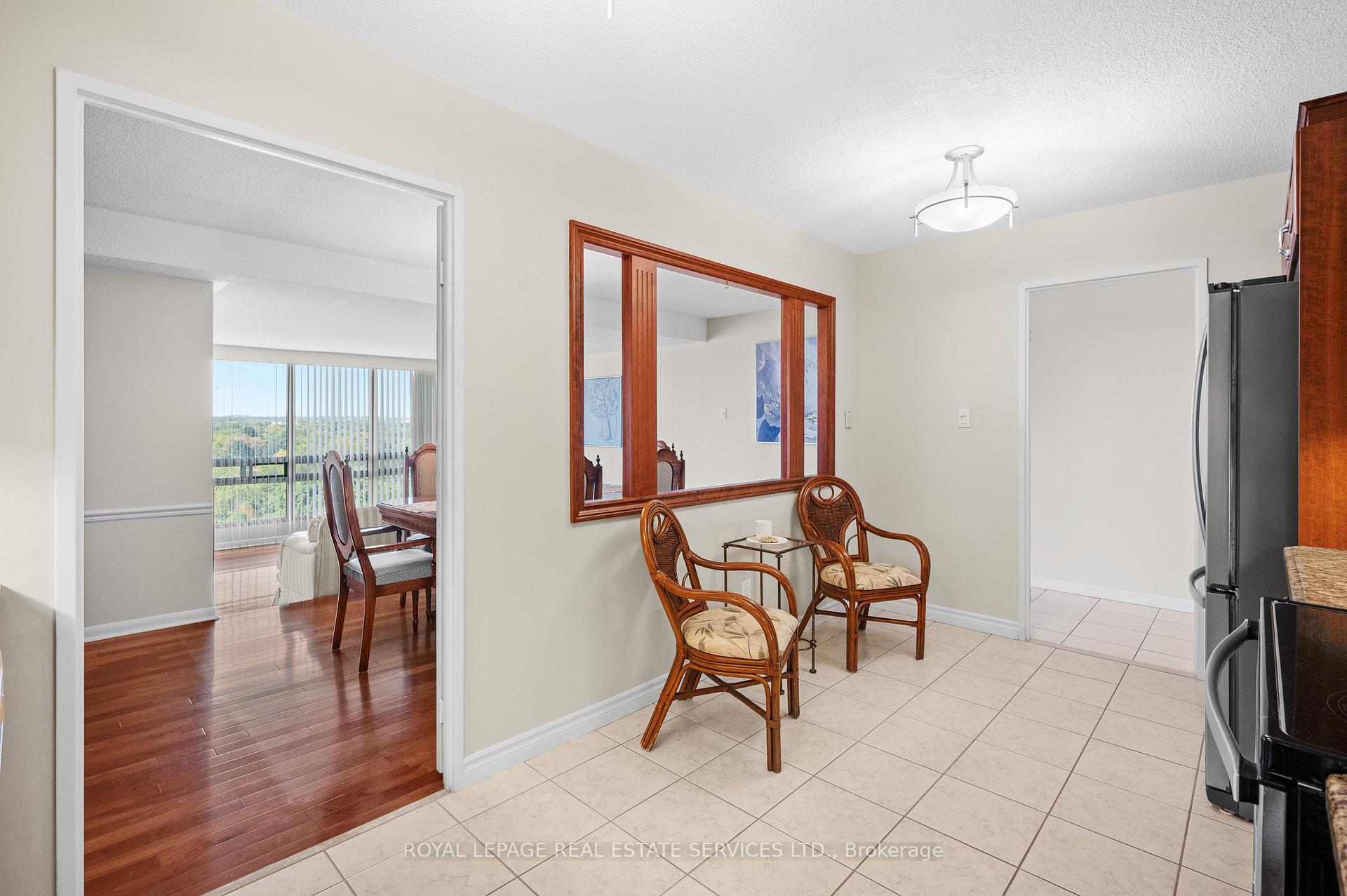 2 Bedrooms Condo at 2185 Marine,  Oakville For sale
