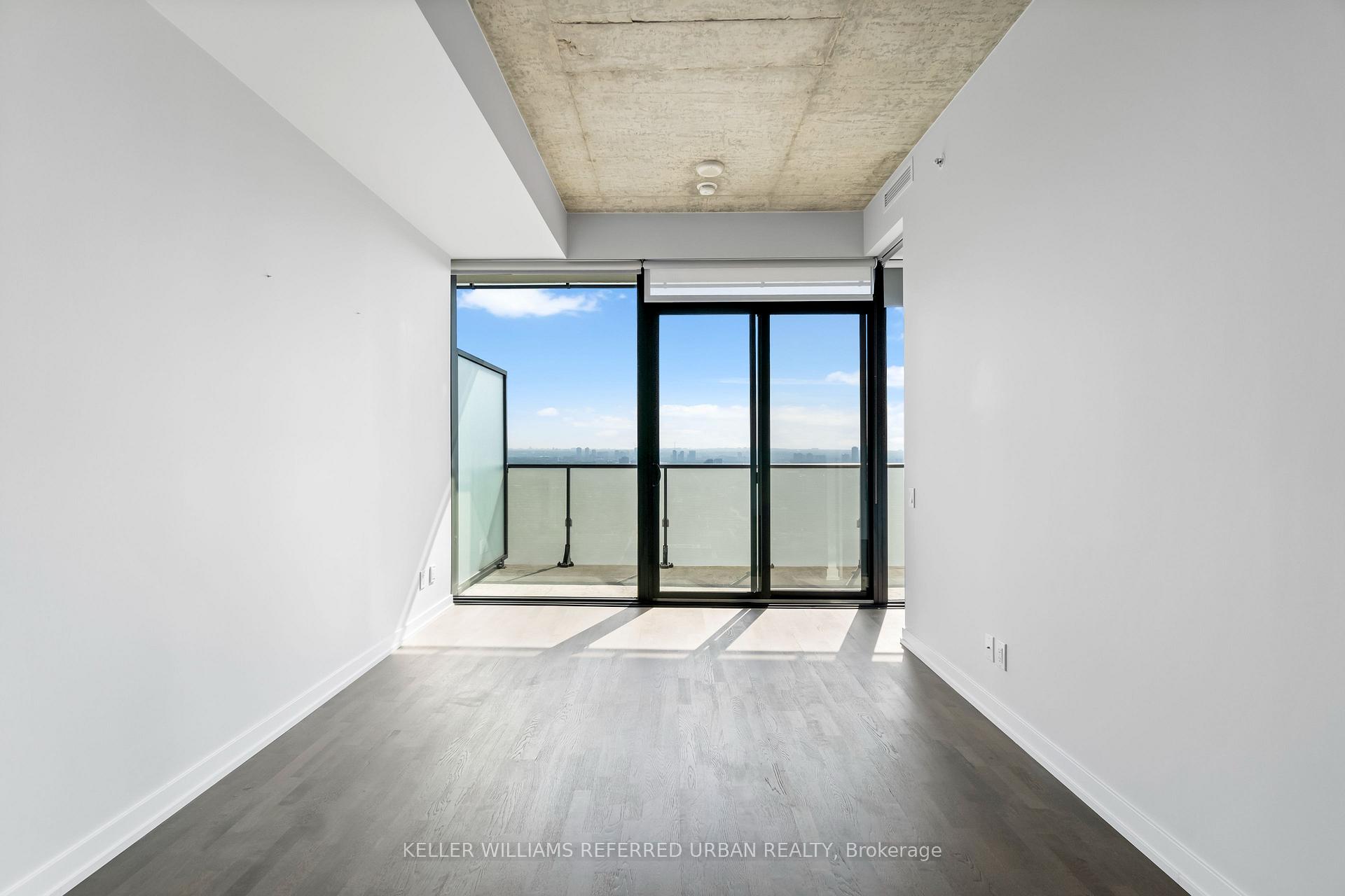 2 Bedrooms Condo at 185 Roehampton, Toronto For sale