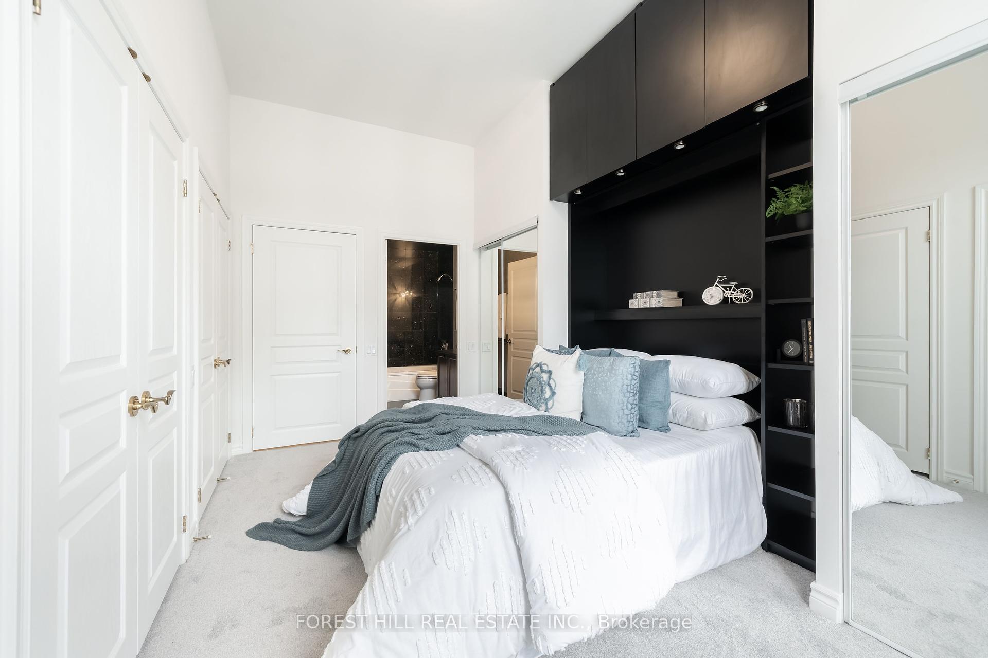 3 Bedrooms Condo at 1 Balmoral, Toronto For sale