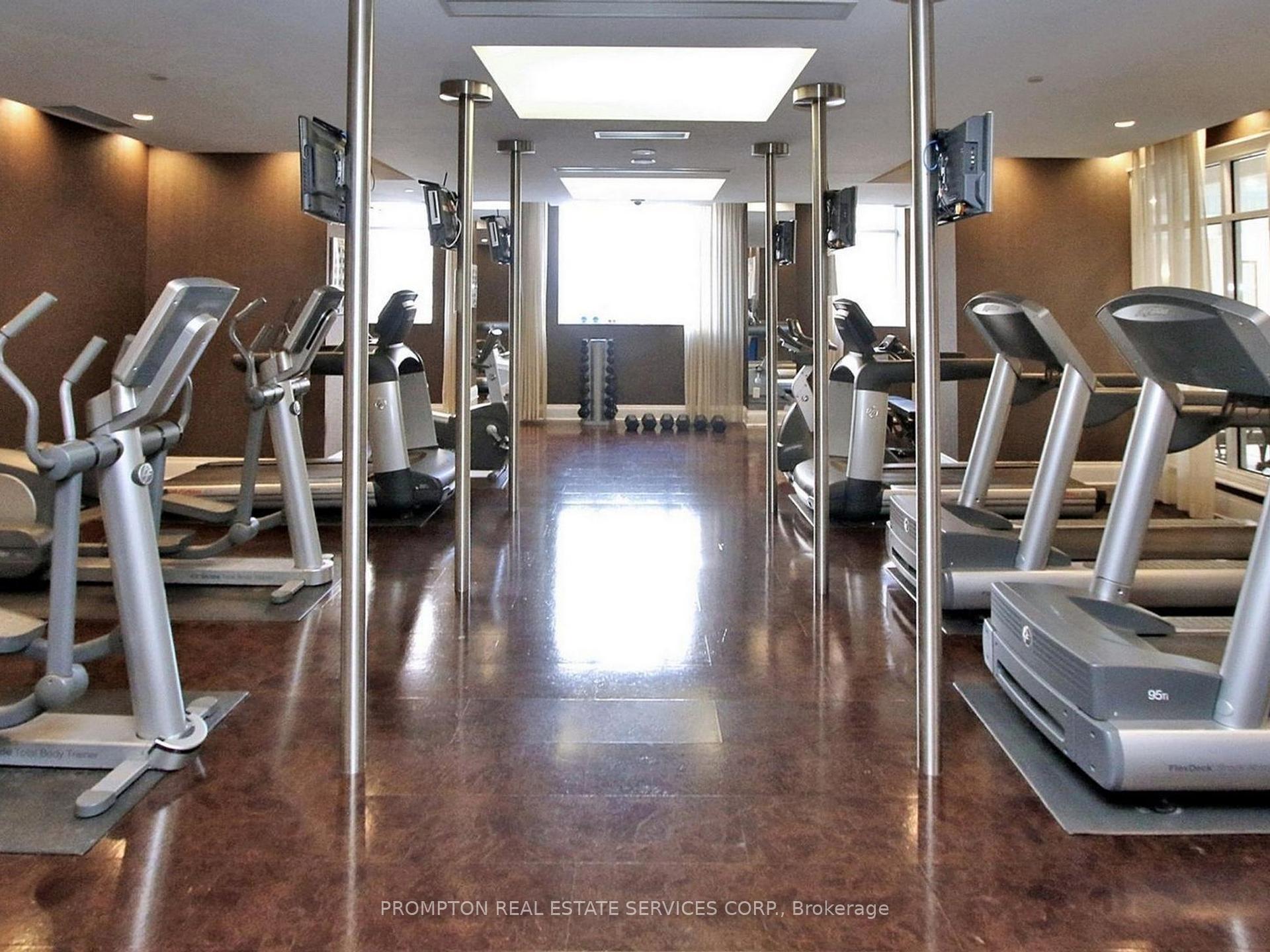 2 Bedrooms Condo at 15 Greenview, Toronto For sale