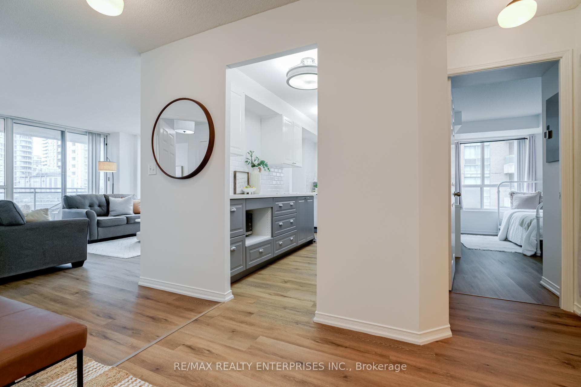 2 Bedrooms Condo at 29 Pemberton, Toronto For sale