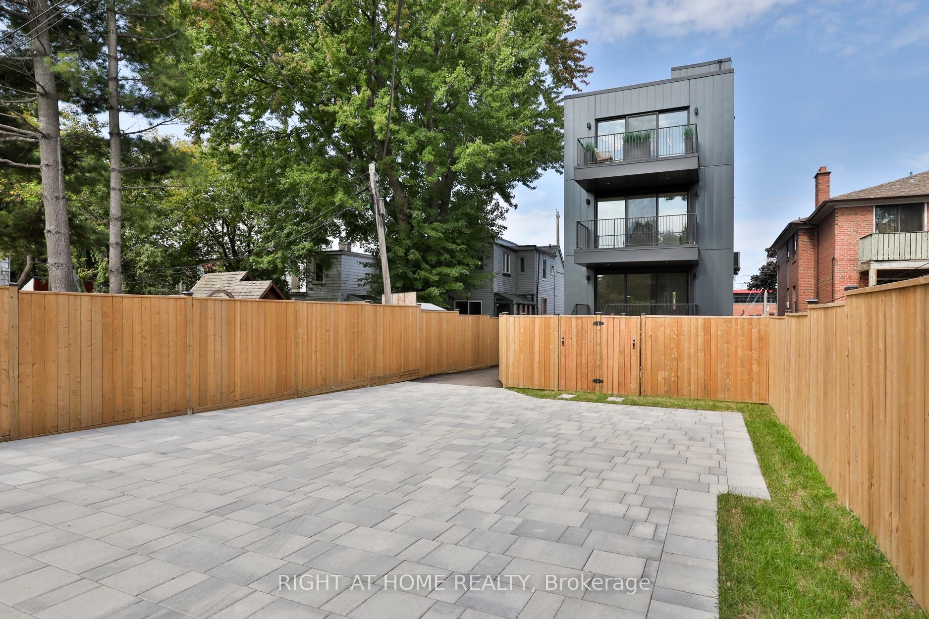 3 Bedrooms Condo at 2343 Gerrard, Toronto For sale
