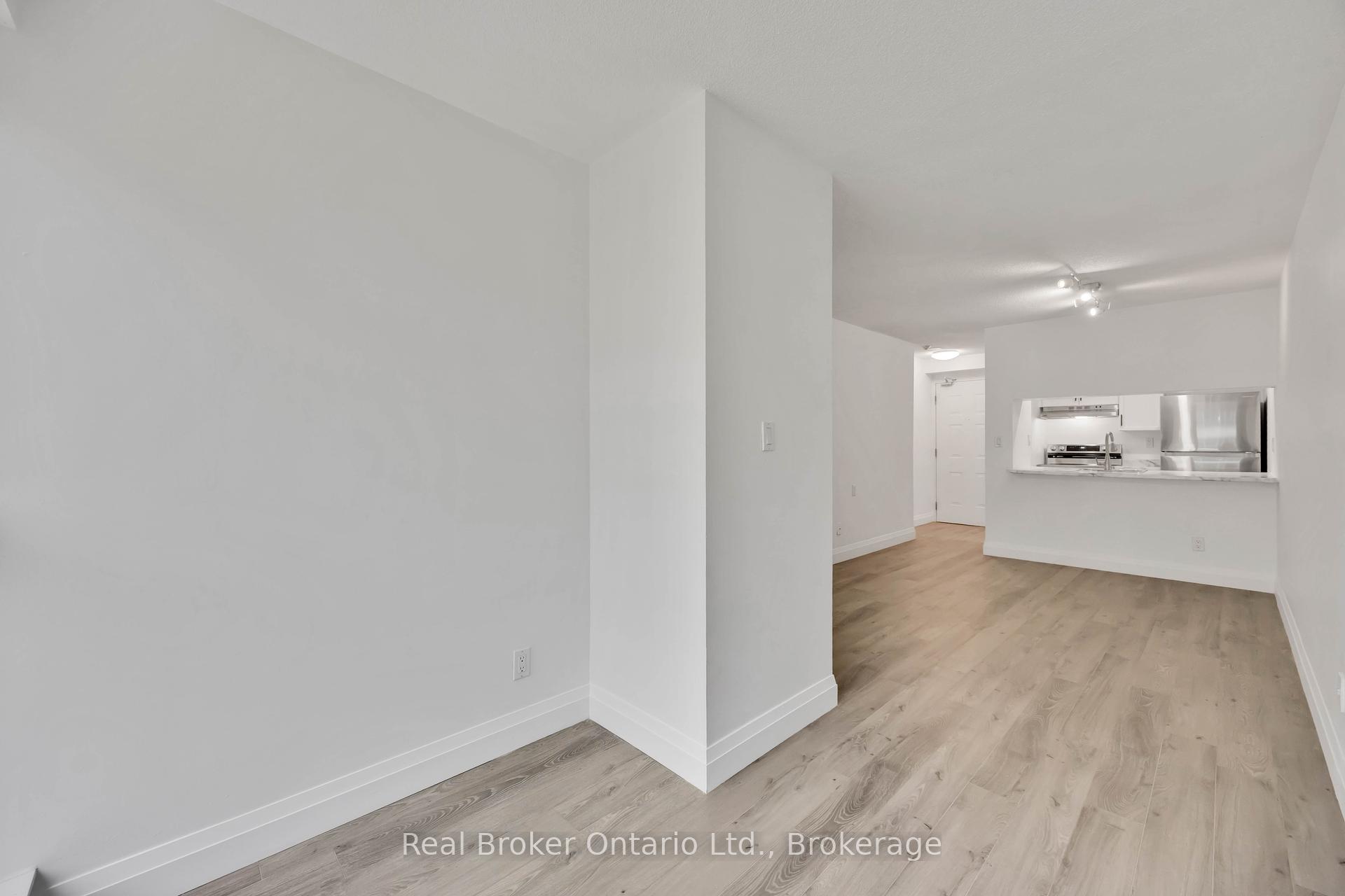 2 Bedrooms Condo at 222 The Esplanade, Toronto For sale