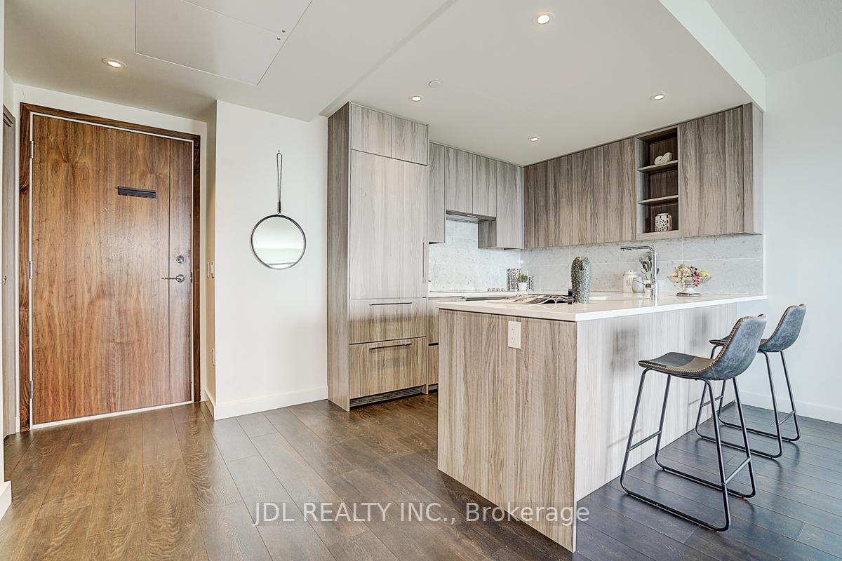 3 Bedrooms Condo at 95 Mcmahon, Toronto For sale