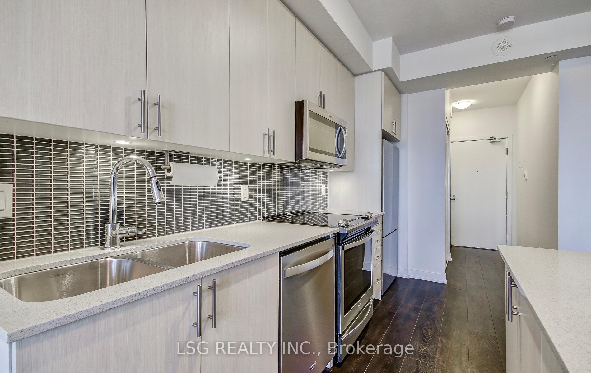 2 Bedrooms Condo at 4655 Glen Erin,  Mississauga For sale