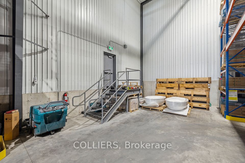 https://trreb-image.ampre.ca/3NHfFmAnkEJwFL2K6YjYtZVFKM8Axwo_L96EIay_EwA/rs:fit:960:960/wm:.5:so:0:50:.4/wmsh:10/wmt:PHNwYW4gZm9yZWdyb3VuZD0nd2hpdGUnIGZvbnQ9JzY4Jz5DT0xMSUVSUywgQnJva2VyYWdlPC9zcGFuPg/L3RycmViL2xpc3RpbmdzLzQwLzU2LzI0LzUyL3AvNzQ5ZWM1ZDktM2RiZC00MWI0LWExYTctN2EzNGRhMWQ2OTI4LmpwZw.jpg