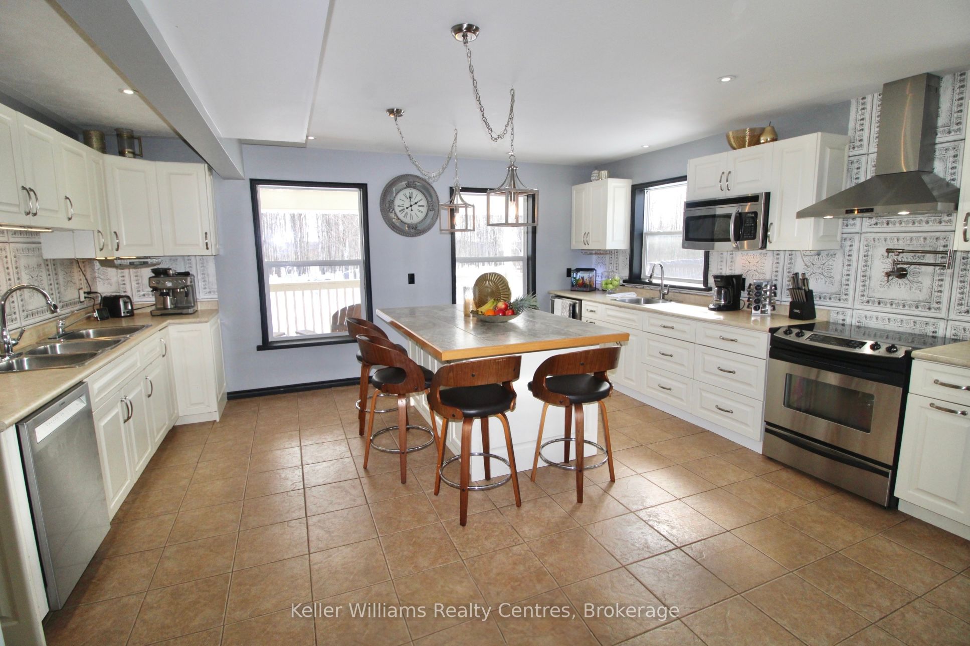 179482 Grey Road 17, Georgian Bluffs, ON N0H 2T0