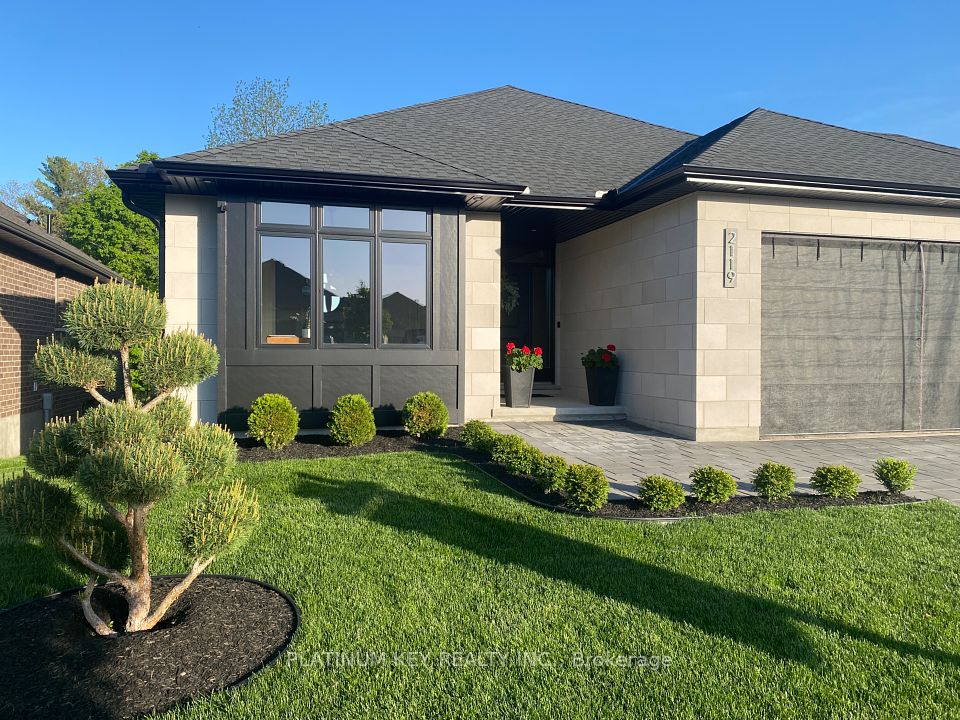 2119 Lockwood Crescent, Strathroy-Caradoc, ON N0L 1W0