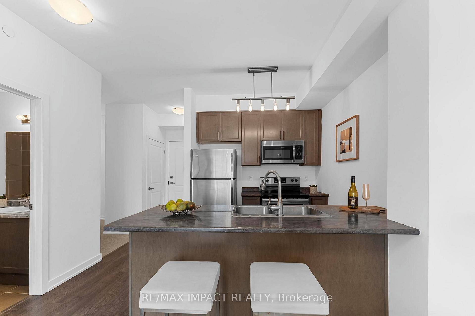 2 Bedrooms Condo at 125 Shoreview,  Hamilton For sale
