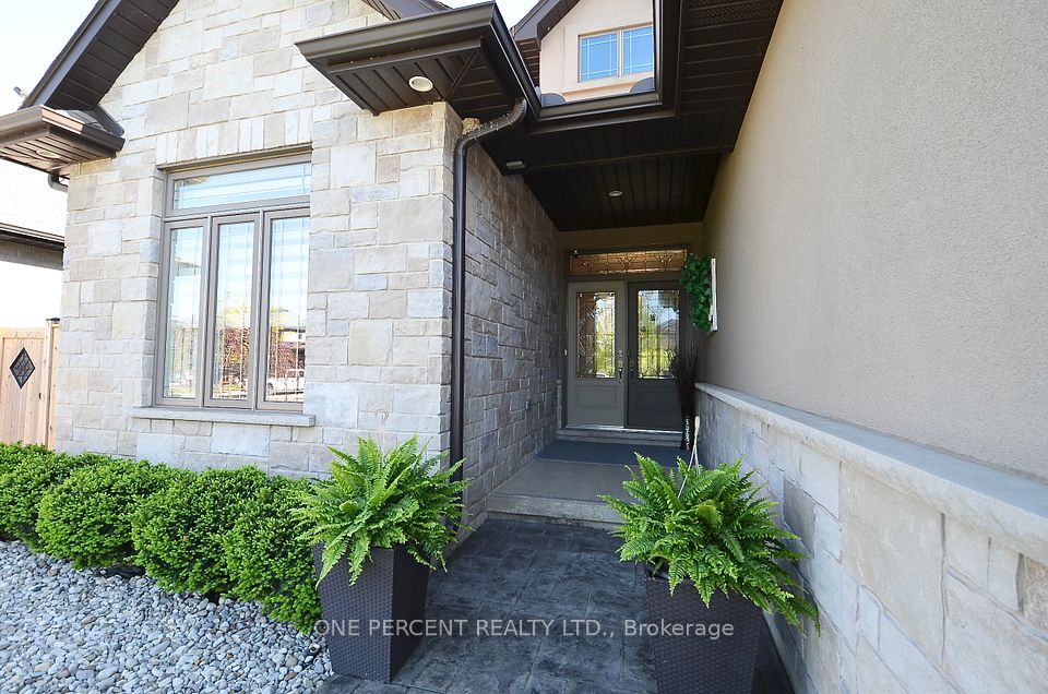 59 Julia Drive, Welland, ON L3C 0E7