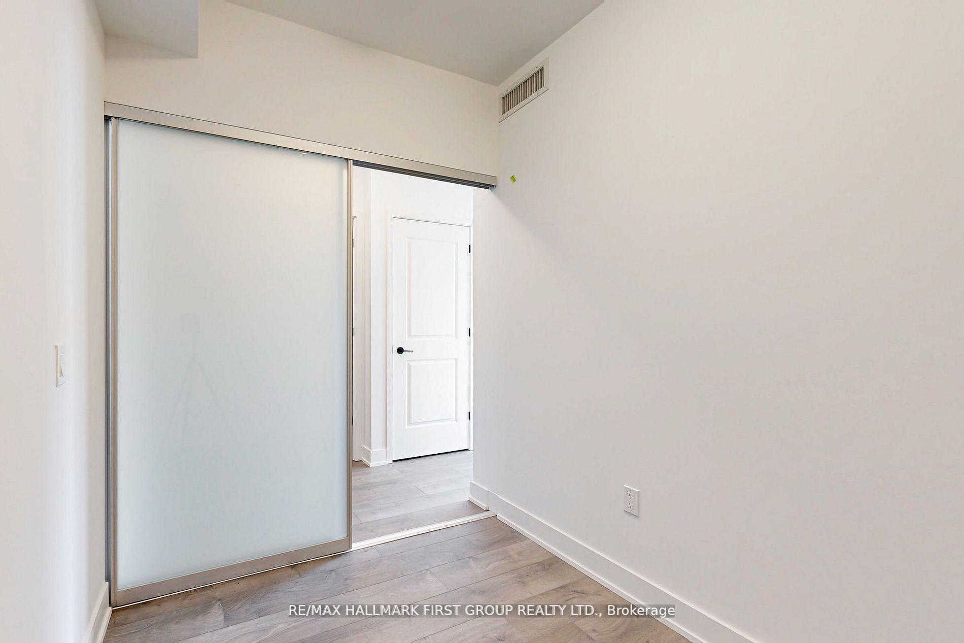 2 Bedrooms Condo at 2343 Khalsa, Oakville For sale