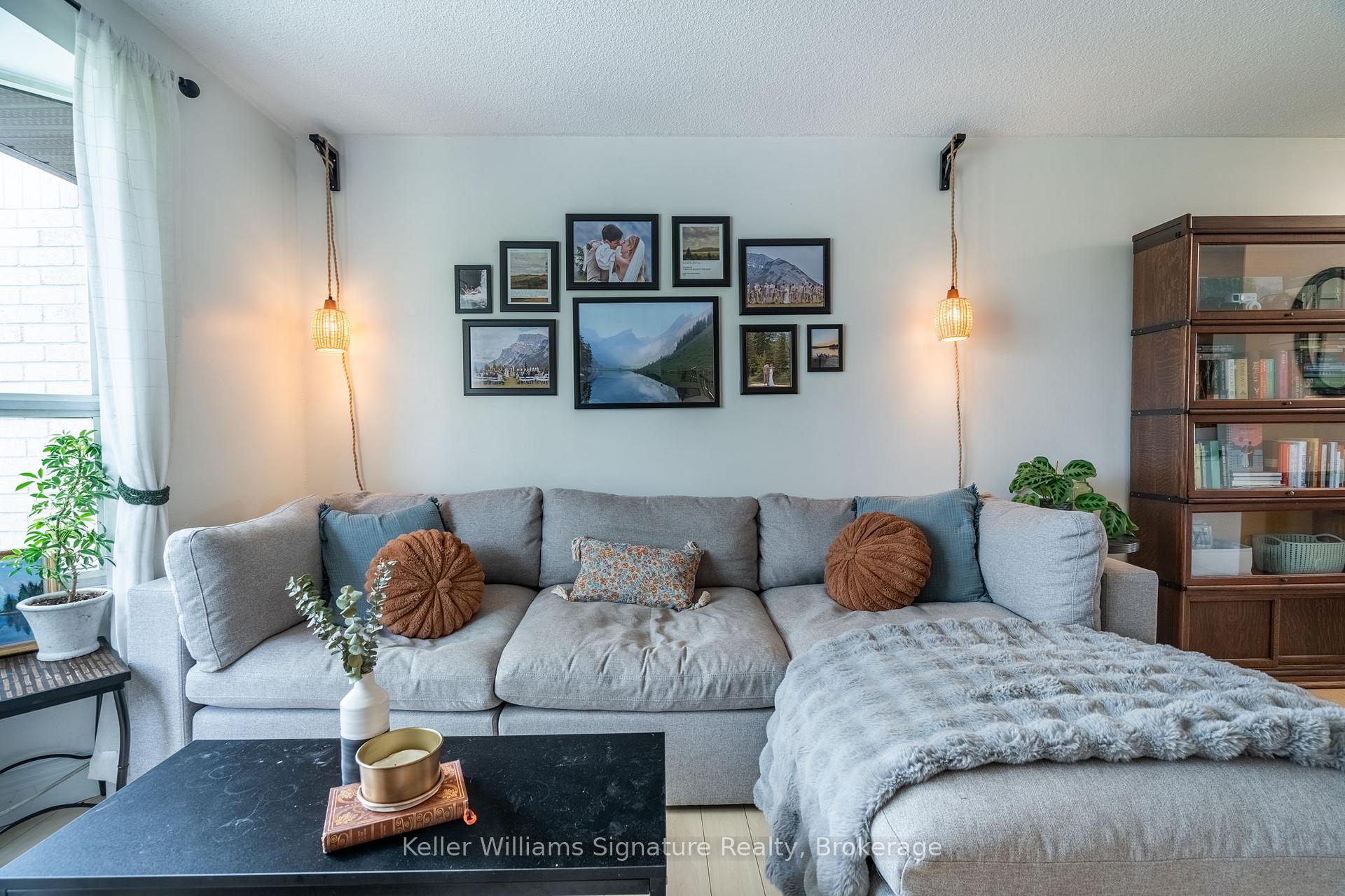 3 Bedrooms Condo at 3835 Lake Shore, Toronto For sale