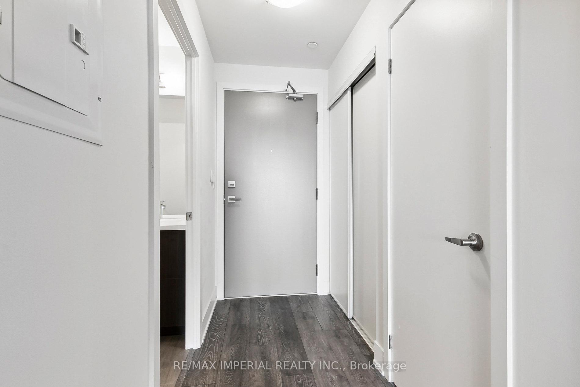 2 Bedrooms Condo at 188 Fairview Mall,  Toronto For sale