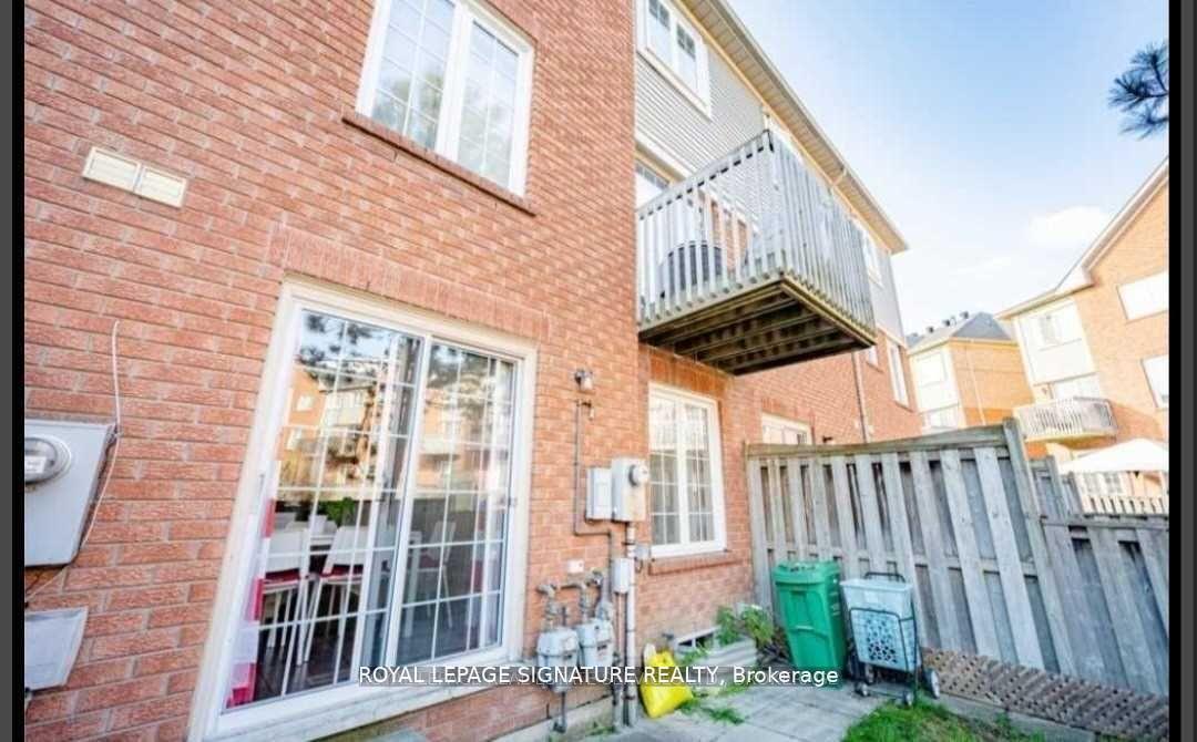 3 Bedrooms Condo at 6950 Tenth, Mississauga For sale
