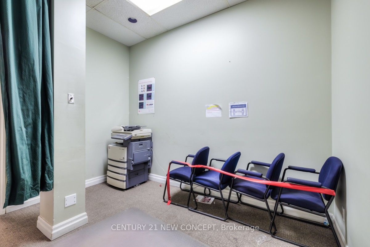 4250 Weston Road, #100 & Part of 101