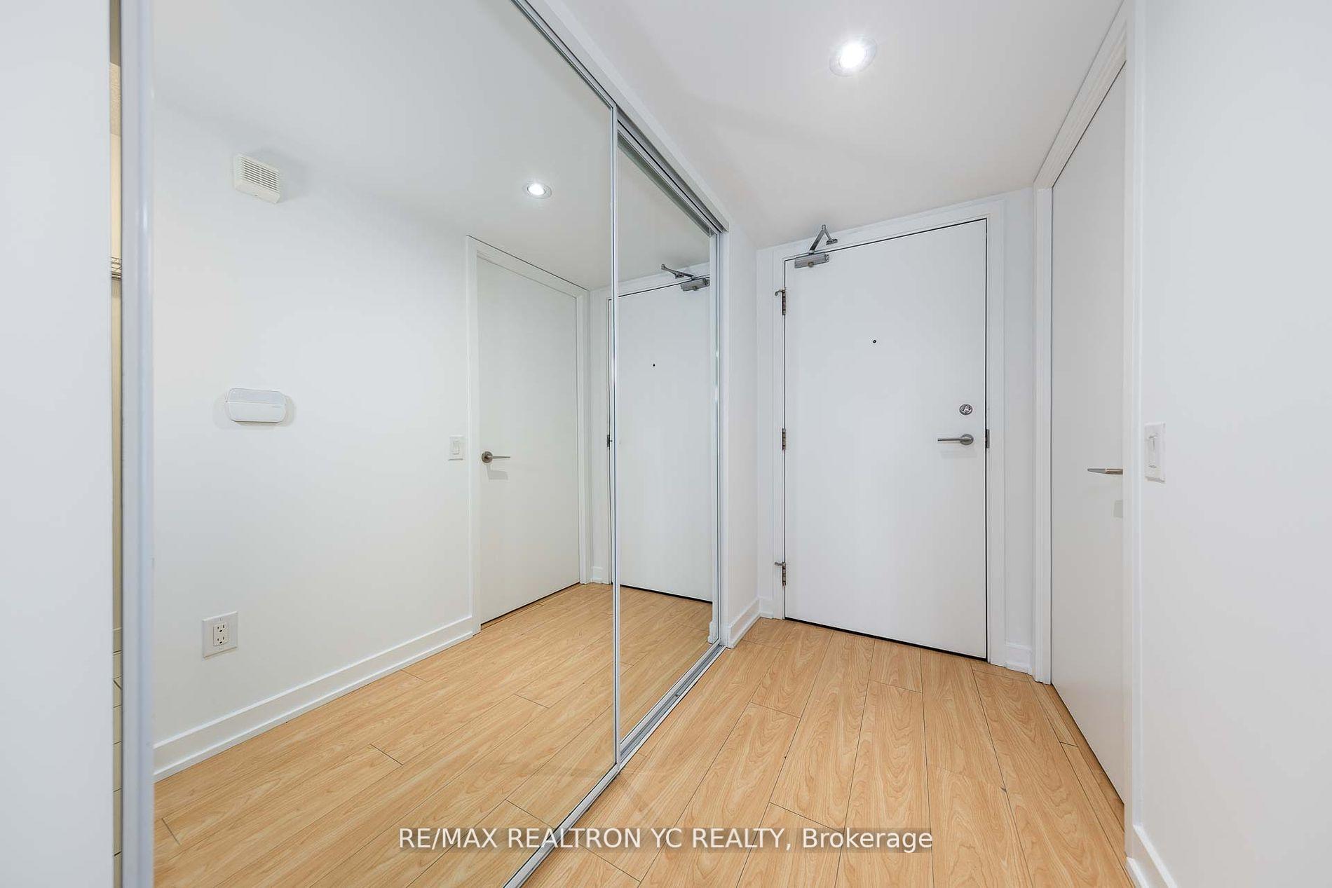 2 Bedrooms Condo at 121 Mcmahon, Toronto For sale