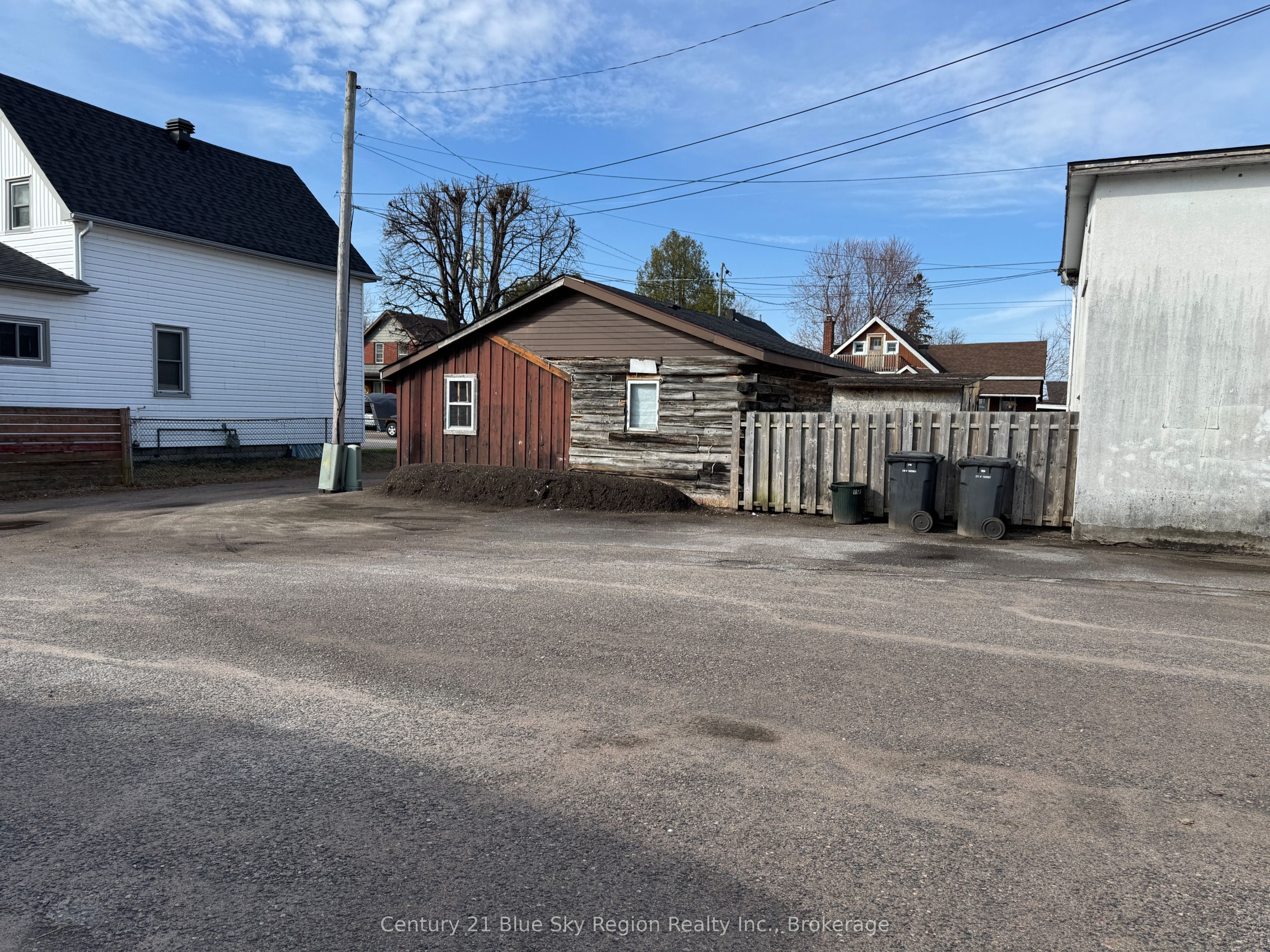1107-1111 Cassells Street, North Bay Central