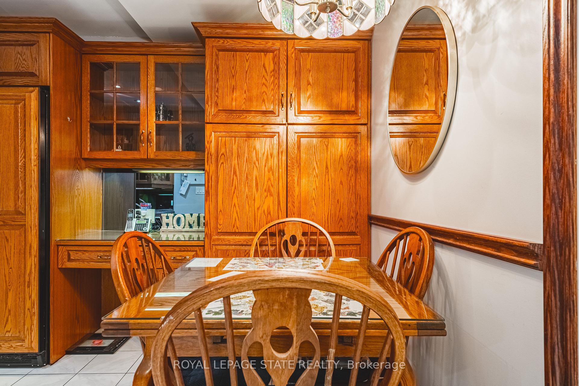 3 Bedrooms Condo at 100 Quigley, Hamilton For sale