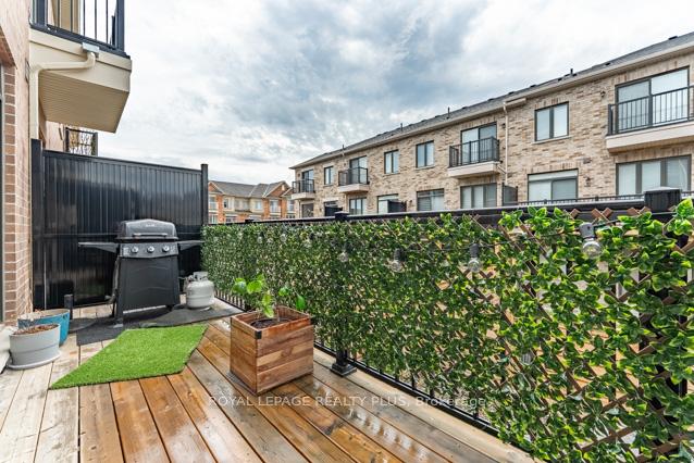 #156 – 12 Edward Horton Crescent, Toronto, ON M8Z 0E5