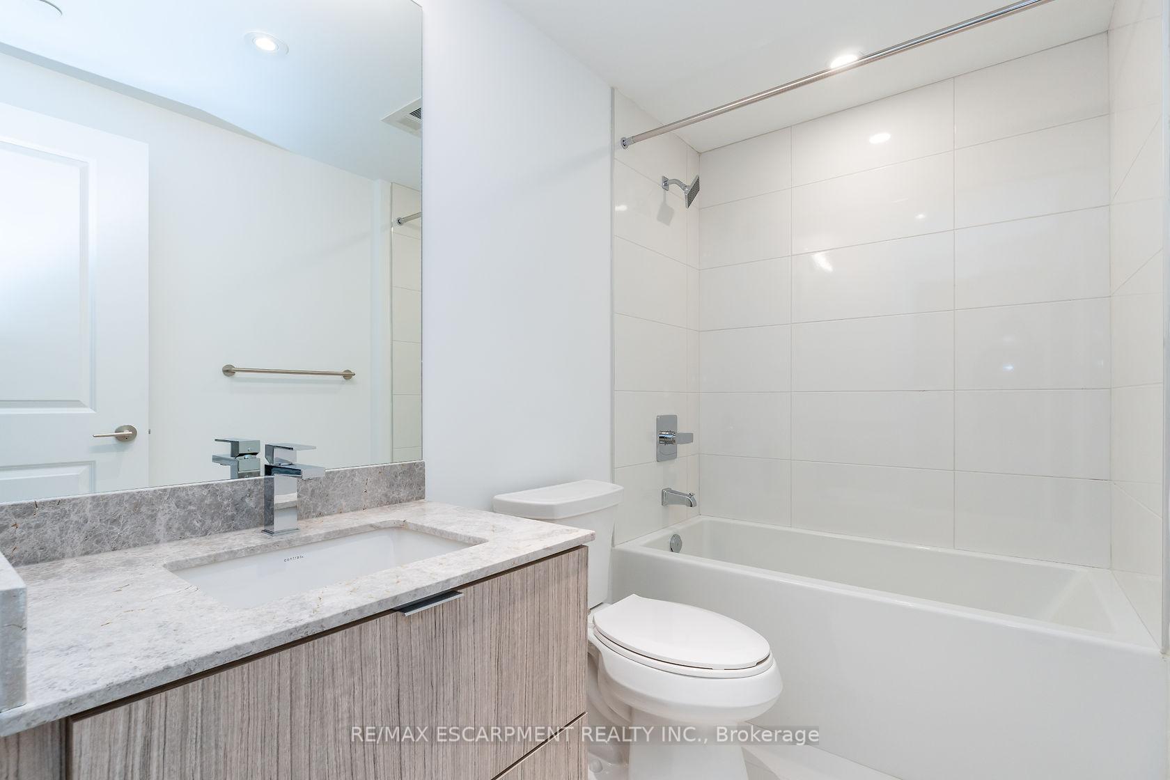 2 Bedrooms Condo at 395 Bloor, Toronto For sale