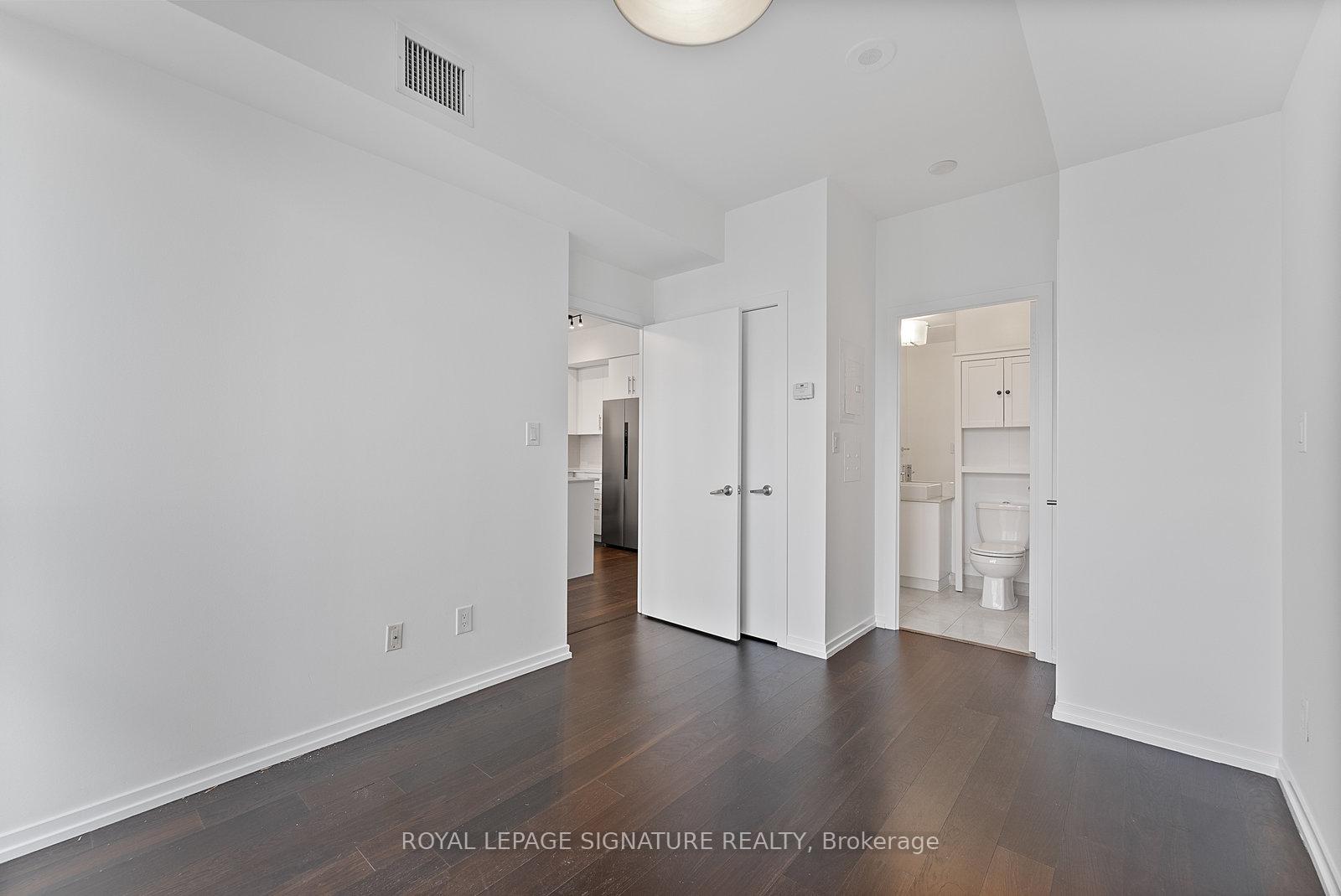 3 Bedrooms Condo at 65 Bremner, Toronto For sale